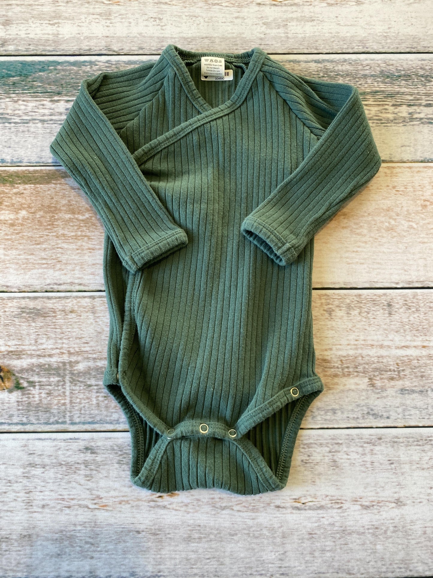 Kate Quinn Girls green Onesie Size: 12-18 months green