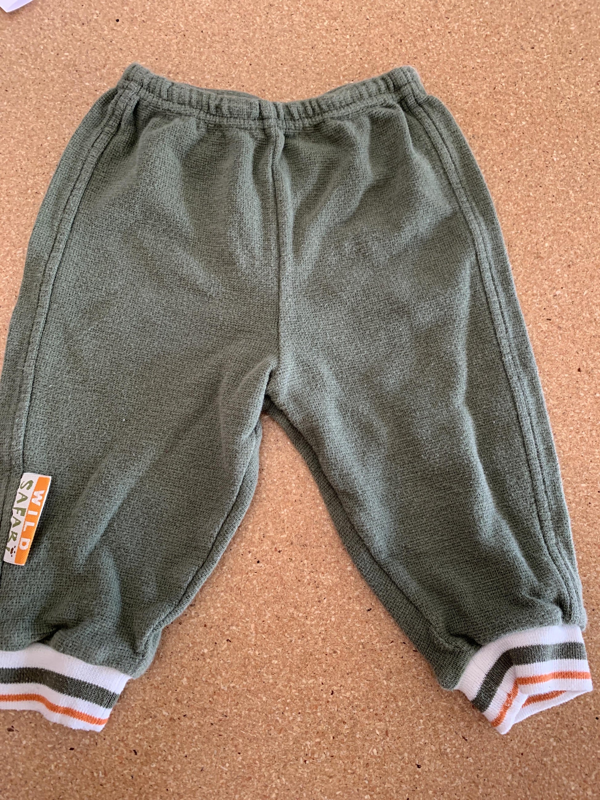 Boys green Pants Size: 6-9 months green