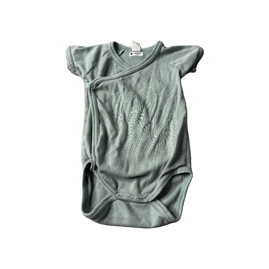 Kate Quinn Unisex green Onesie Size: 12-18 months green