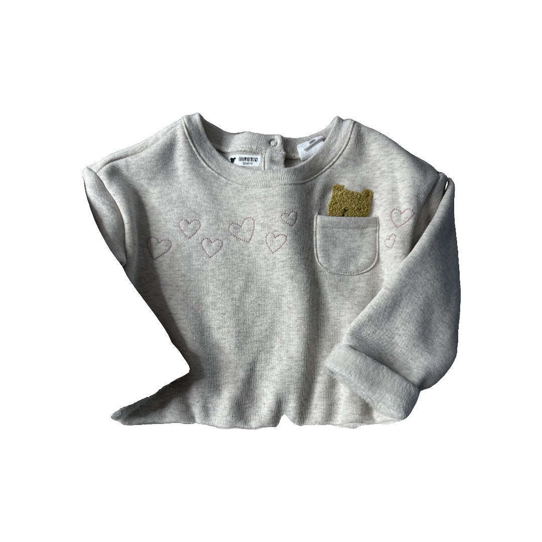 Gap Girls Grey | animals | Hearts Sweater Size: 12-18 months Grey | animals | Hearts