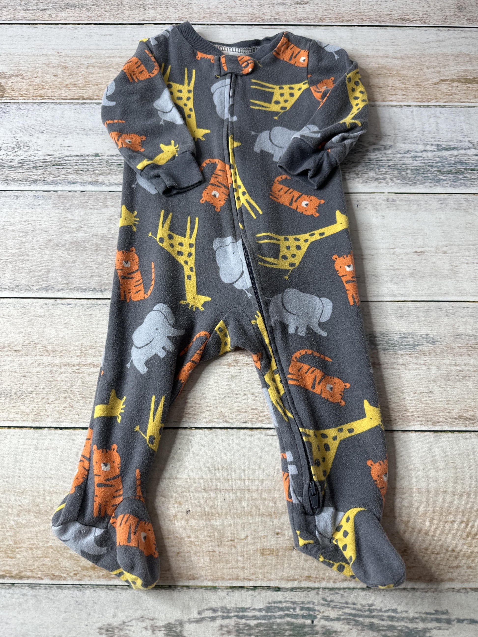 Carters Unisex Grey | animals Pajamas Size: 9 months Grey | animals
