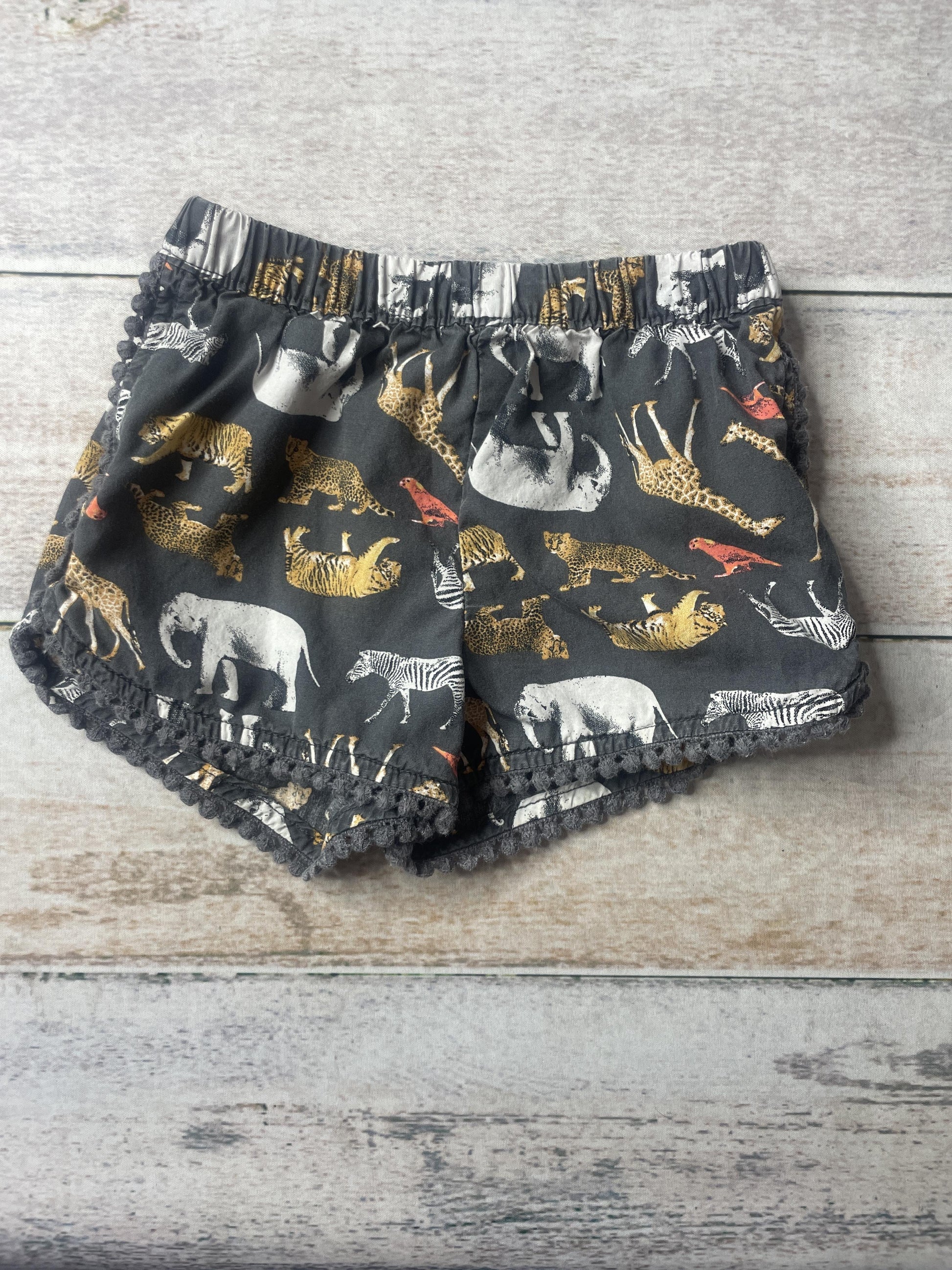 Gap Girls Grey | animals Shorts Size: 18-24 months Grey | animals