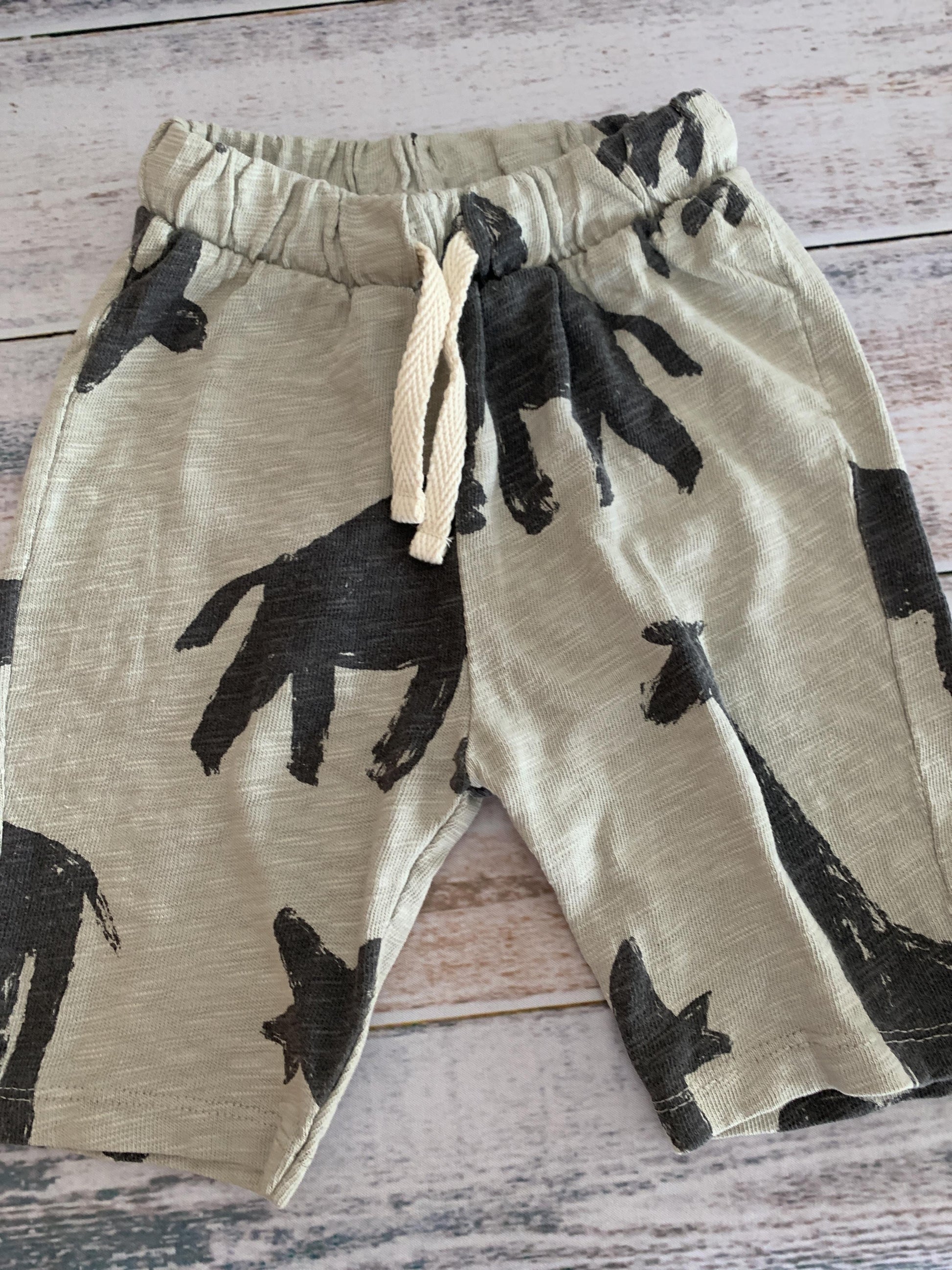 Zara Boys Grey | Black | animals Pants Size: 6-9 months Grey | Black | animals