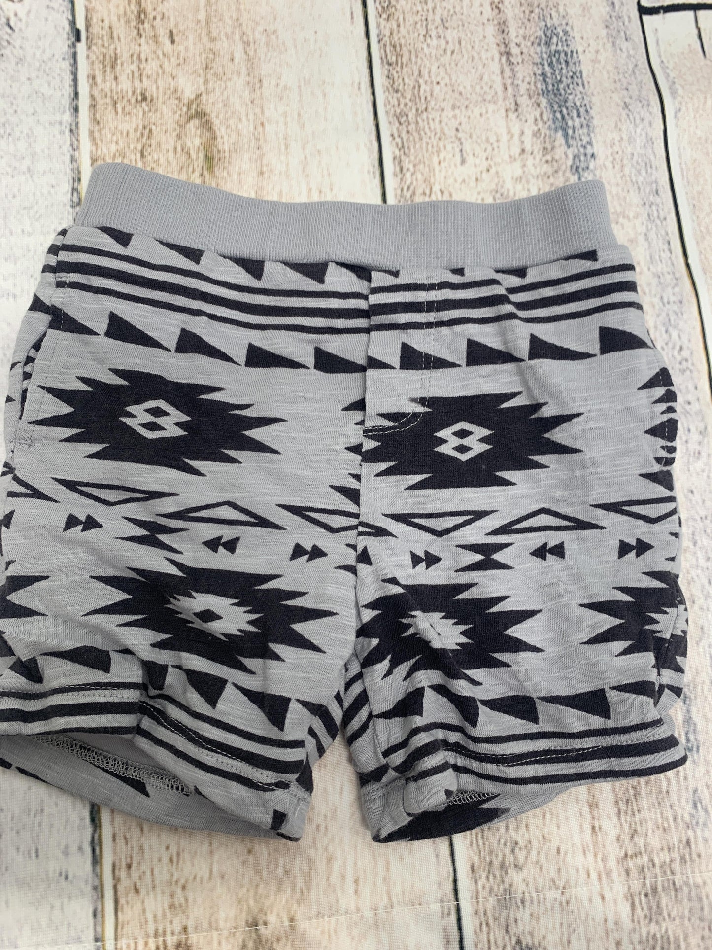 Splendid Boys Grey | Black | Pattern Shorts Size: 6-12 months Grey | Black | Pattern
