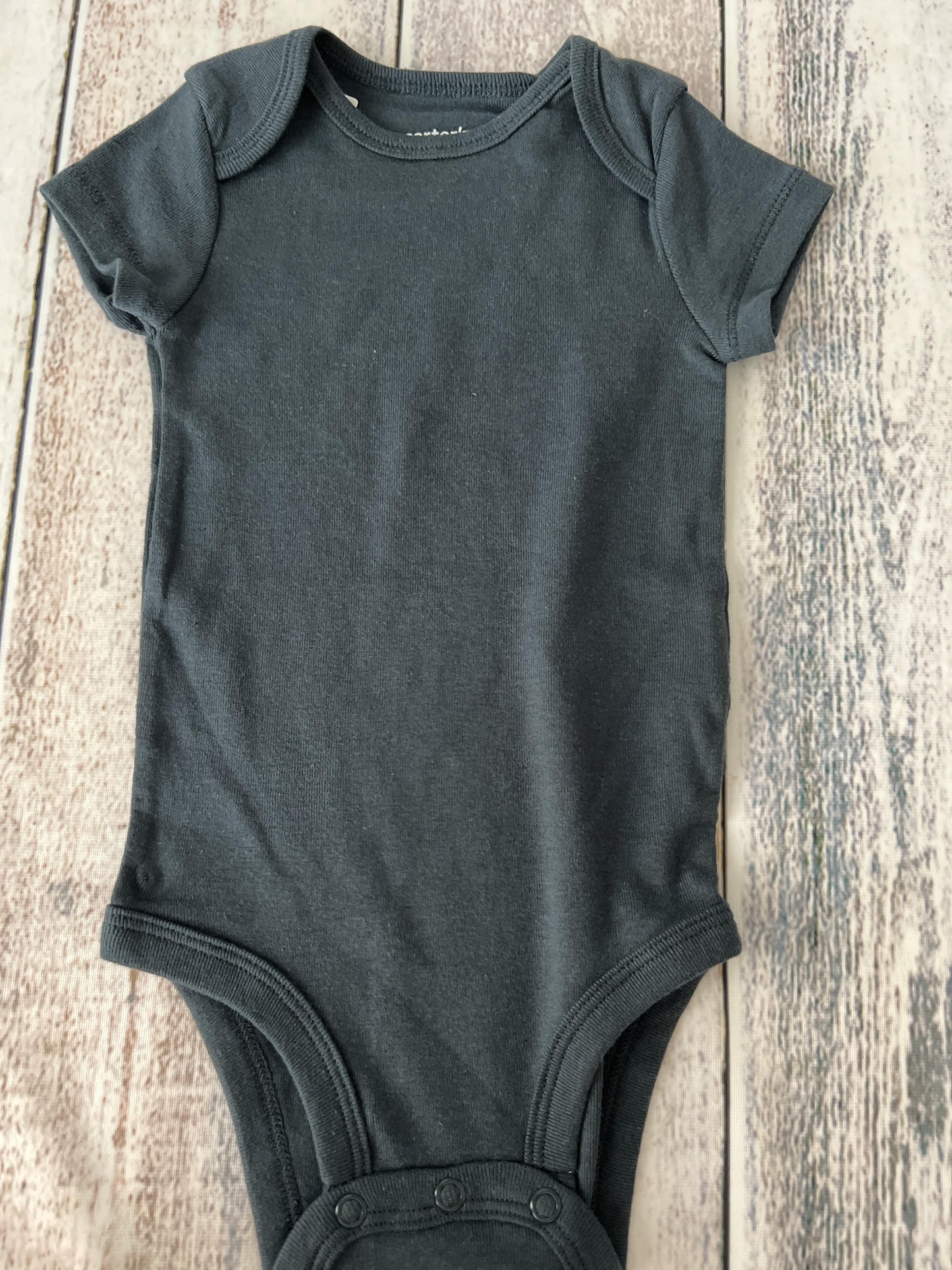 Carters Boys Grey | Black Onesie Size: 6 months Grey | Black