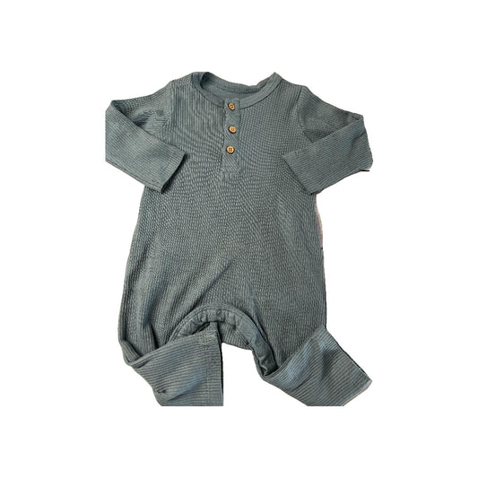 Honest co Boys Grey | Blue Long Sleeve Outfit Size: 3-6 months Grey | Blue