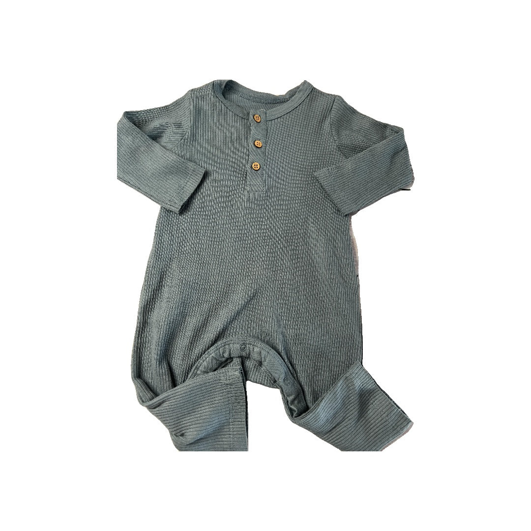 Honest co Boys Grey | Blue Long Sleeve Outfit Size: 3-6 months Grey | Blue