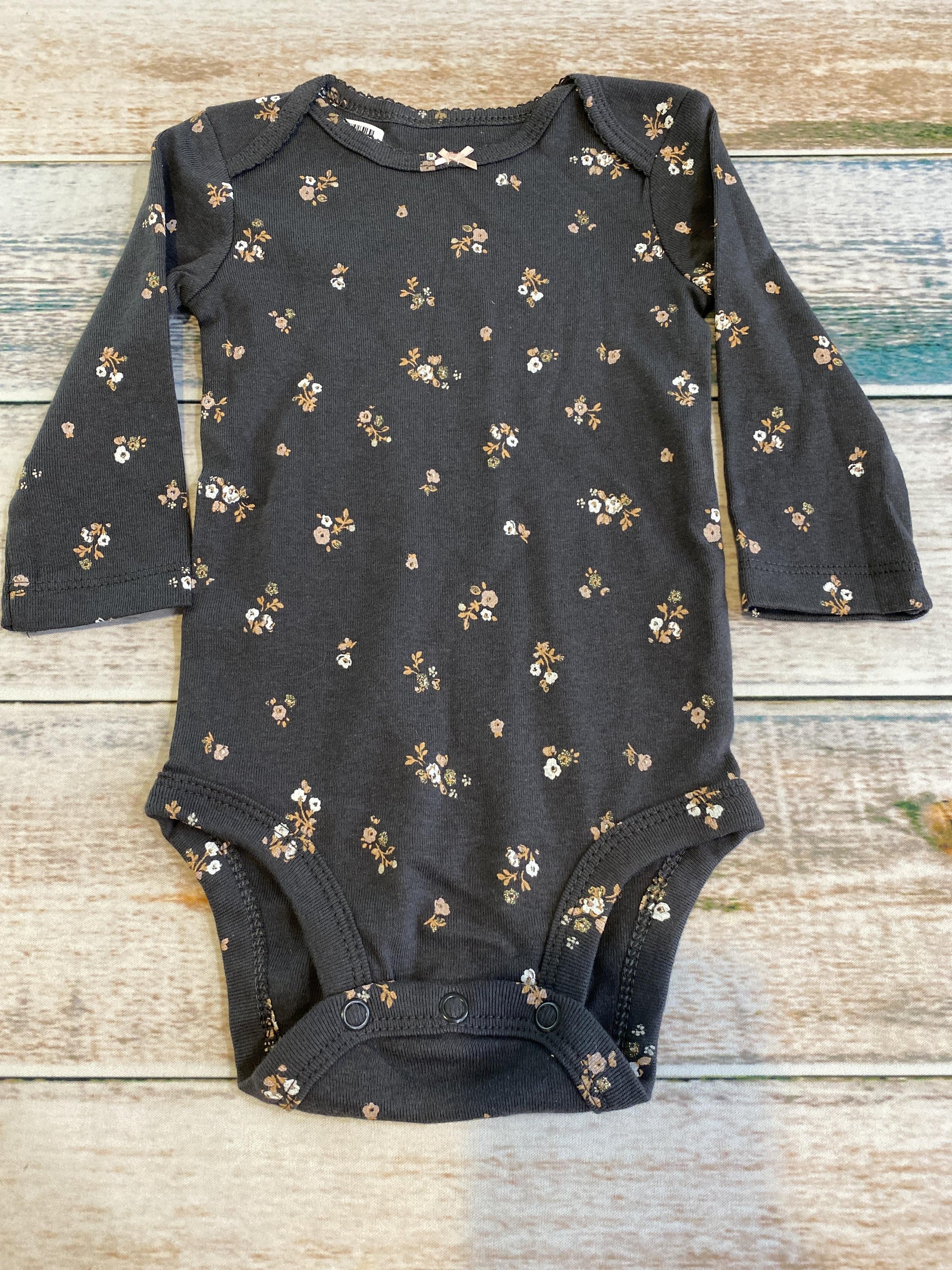 Carters Girls Grey | Flowers Onesie Size: 6 months Grey | Flowers