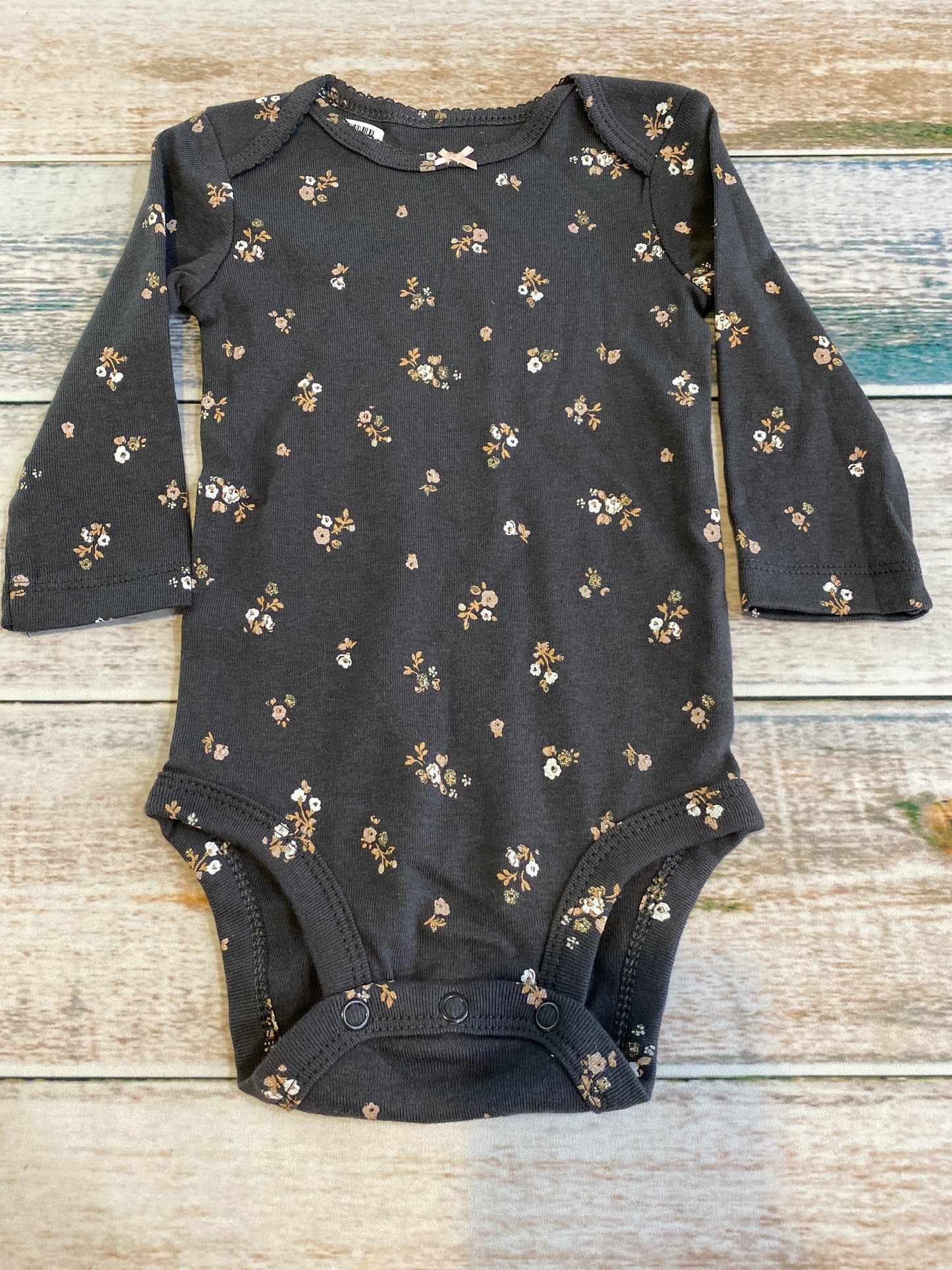 Carters Girls Grey | Flowers Onesie Size: 6 months Grey | Flowers
