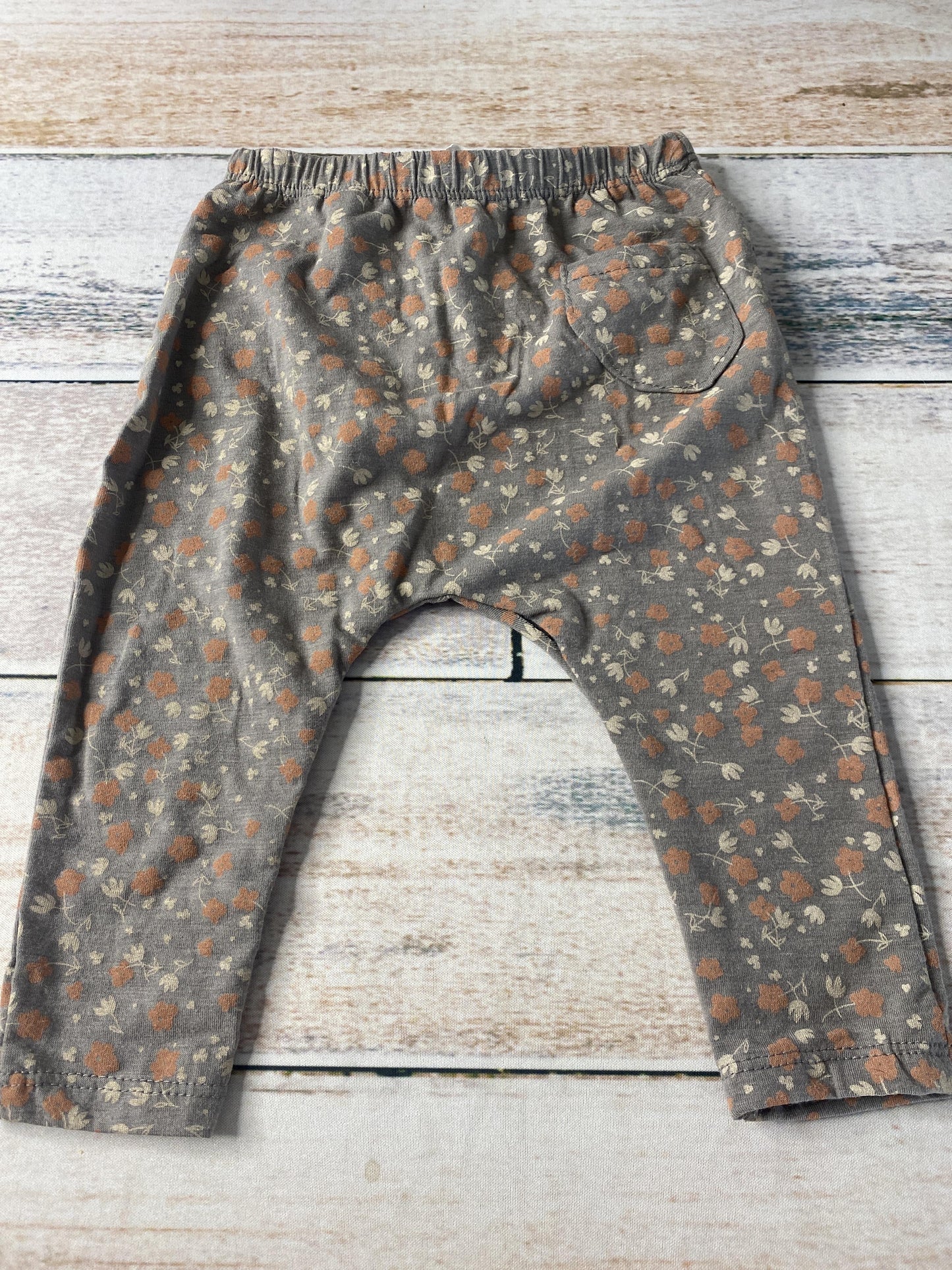 Jessica Simpson Girls Grey | Flowers Pants Size: 6-9 months Grey | Flowers