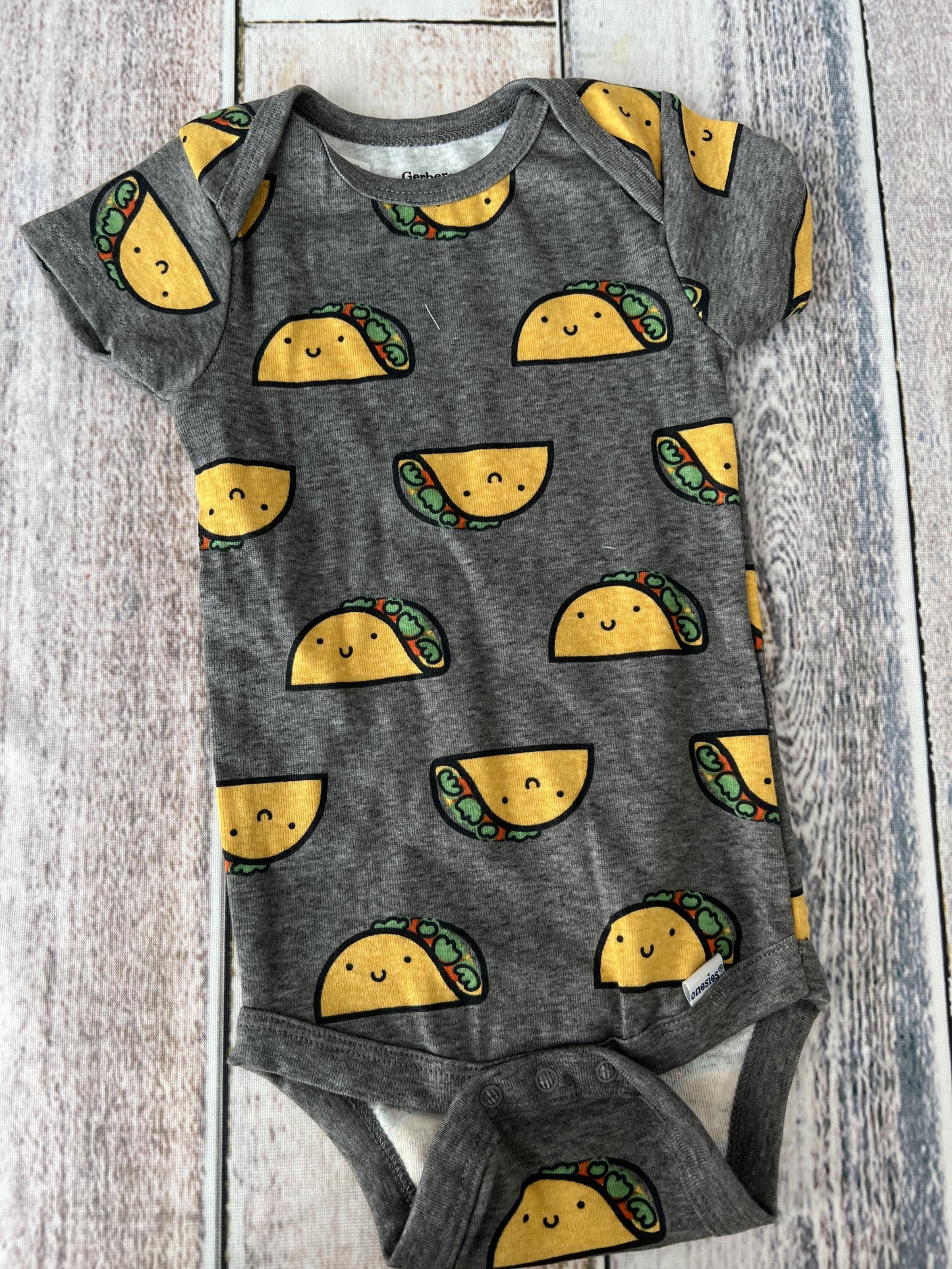 Gerber Unisex Grey | Food Onesie Size: 6-9 months Grey | Food