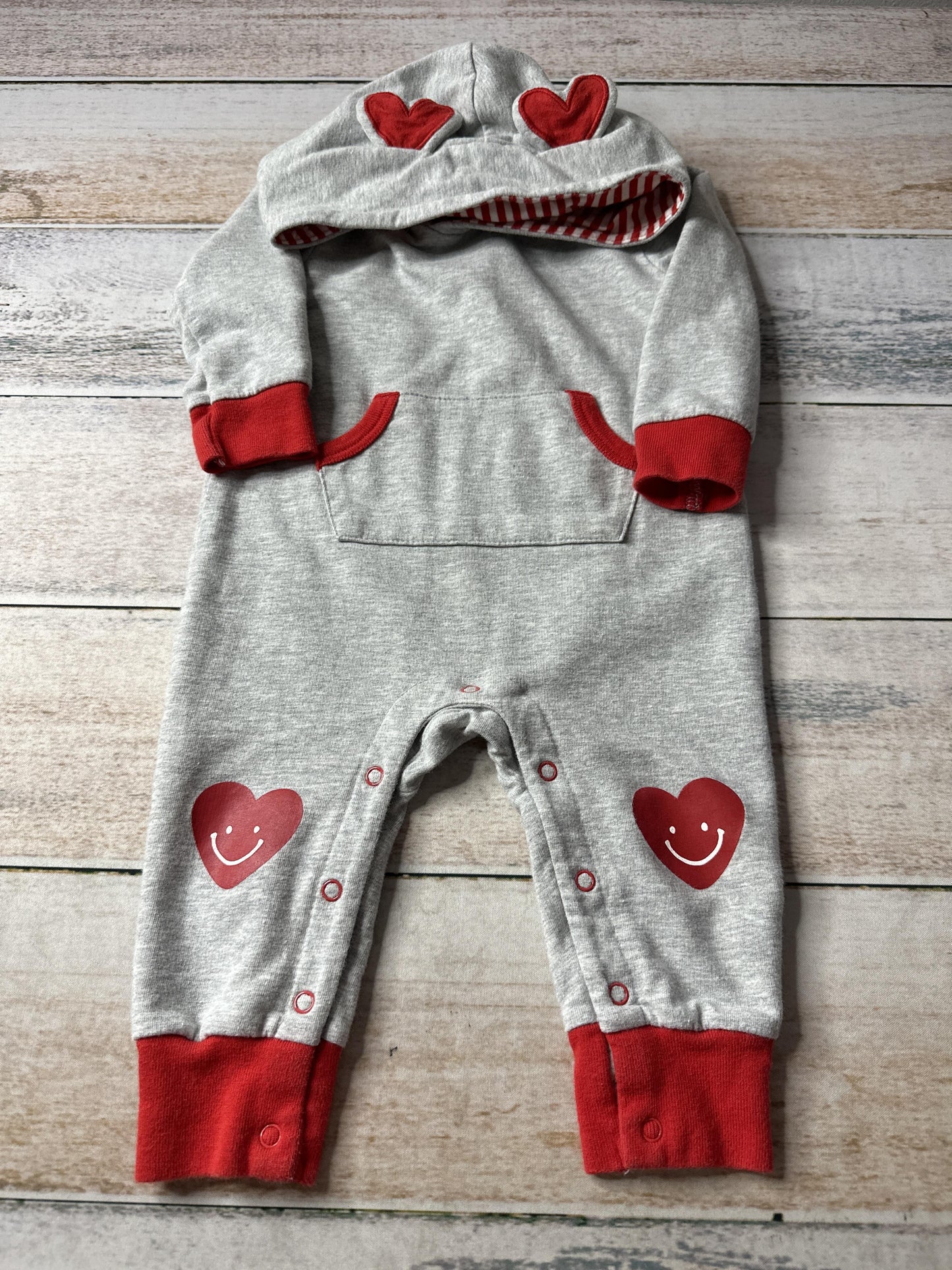 Cat & Jack Unisex Grey | Hearts | Red Long Sleeve Outfit Size: 6-9 months Grey | Hearts | Red