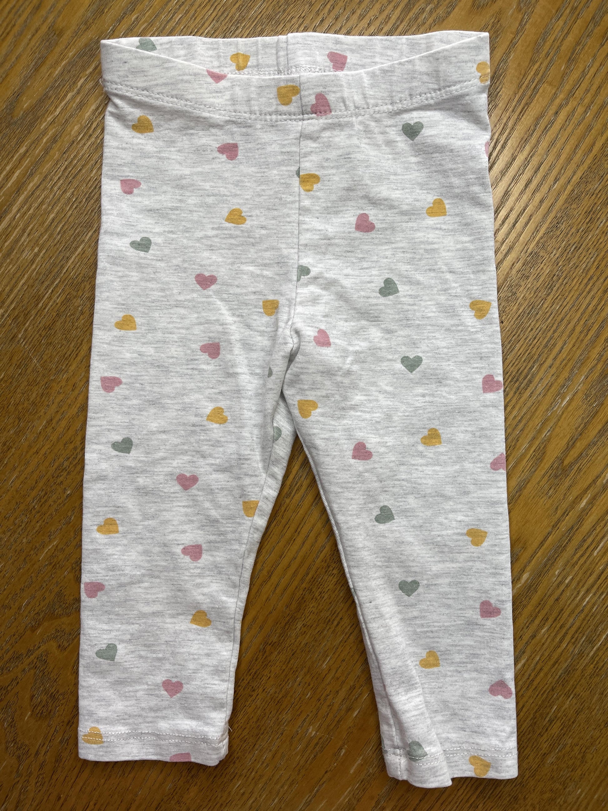 H&M Girls Grey | Hearts Pants Size: 6-9 months Grey | Hearts