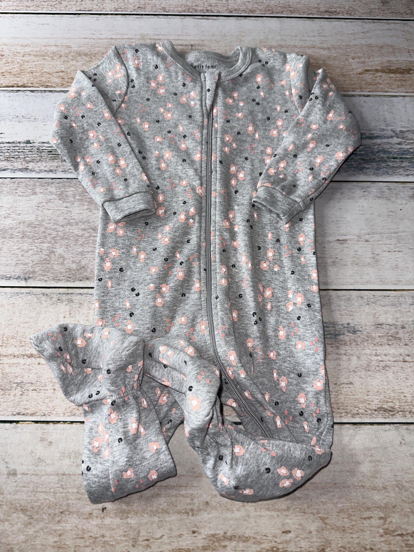 Petit Lemi Girls Grey | Leopard print Pajamas Size: 9 months Grey | Leopard print