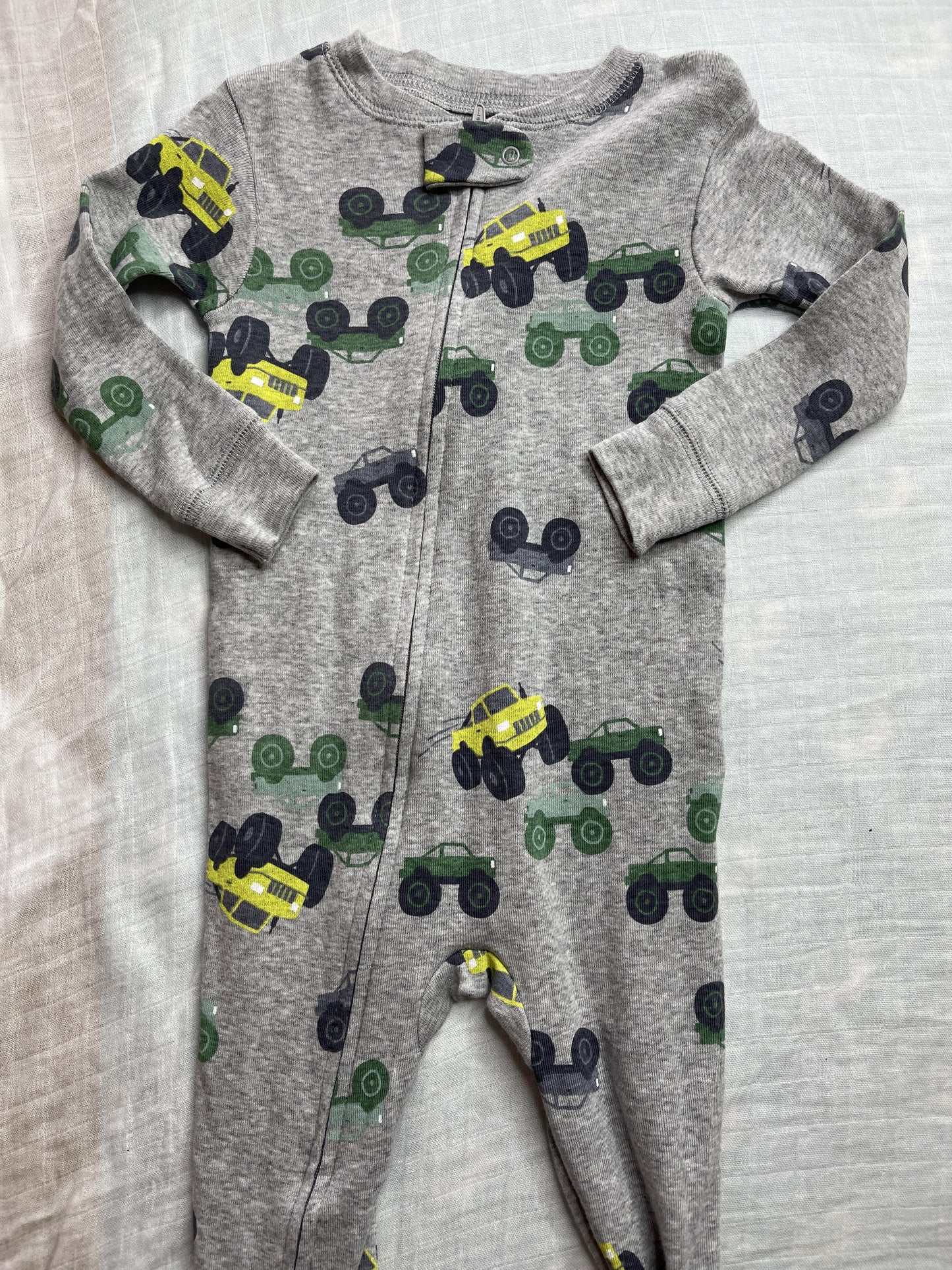 Carters Boys Grey | light green Pajamas Size: 12 months Grey | light green