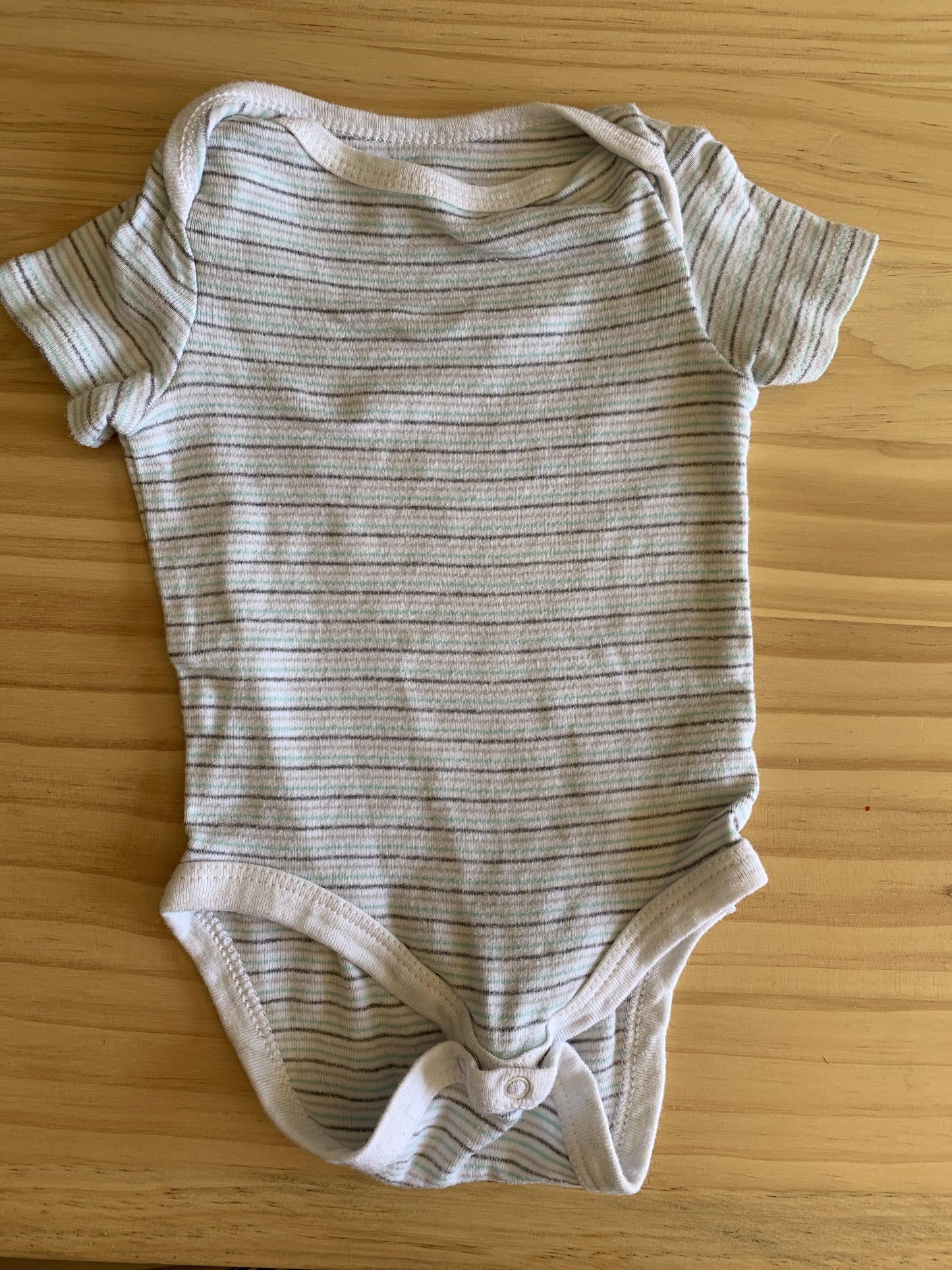 Boys Grey | Mint | Stripe Onesie Size: 6-9 months Grey | Mint | Stripe