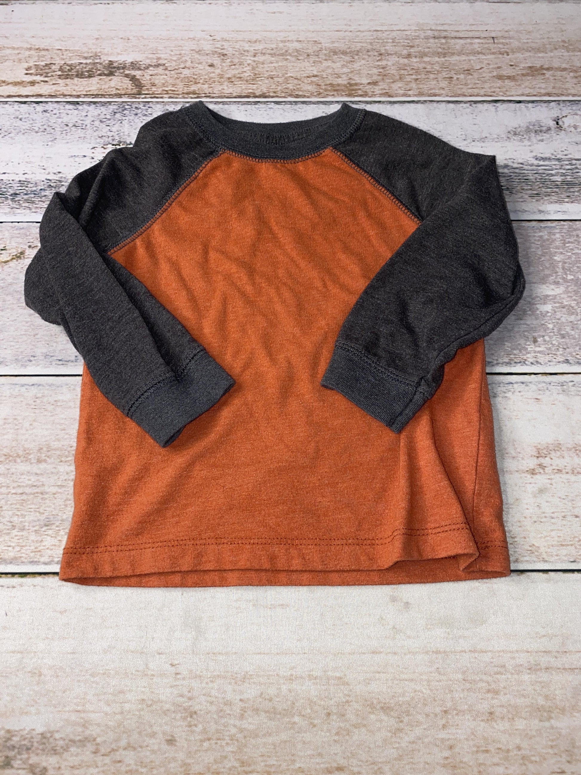Cat & Jack Boys Grey | orange Long Sleeve T-Shirt Size: 12-18 months Grey | orange