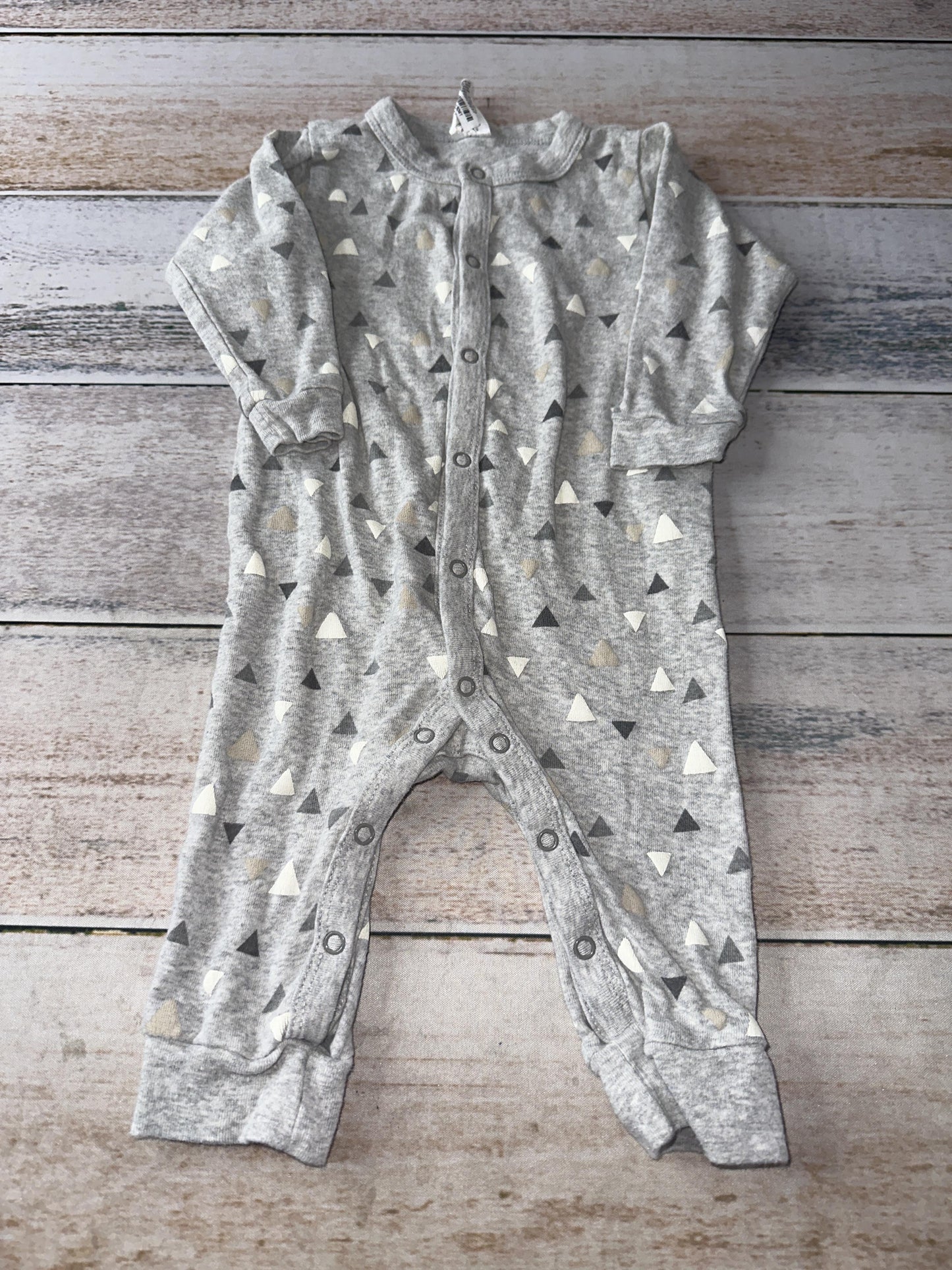 Modern Moments Unisex Grey | Pattern Long Sleeve Outfit Size: 3-6 months Grey | Pattern
