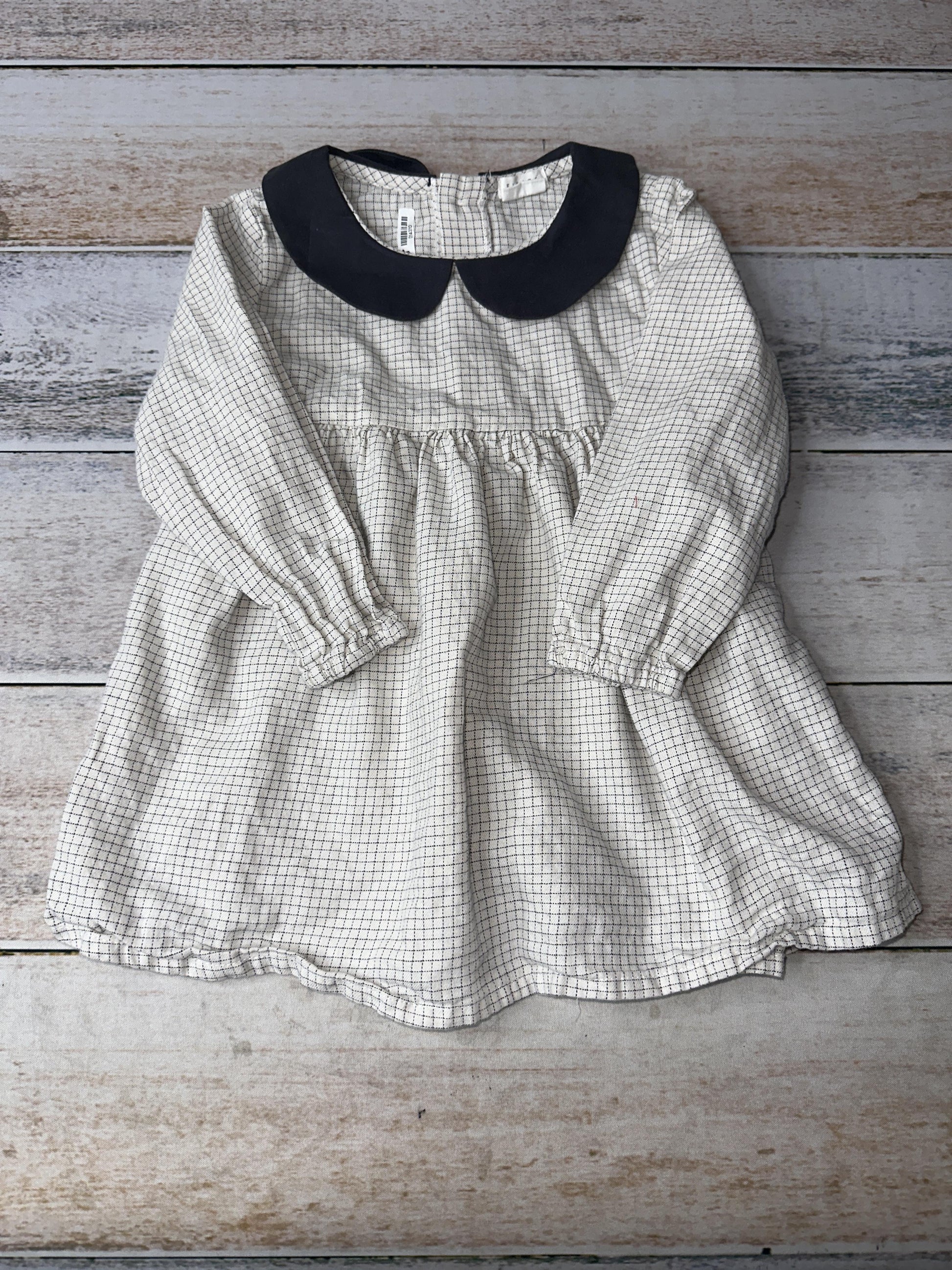 Firsts Girls Grey | plaid Dress Size: 18 months Grey | plaid