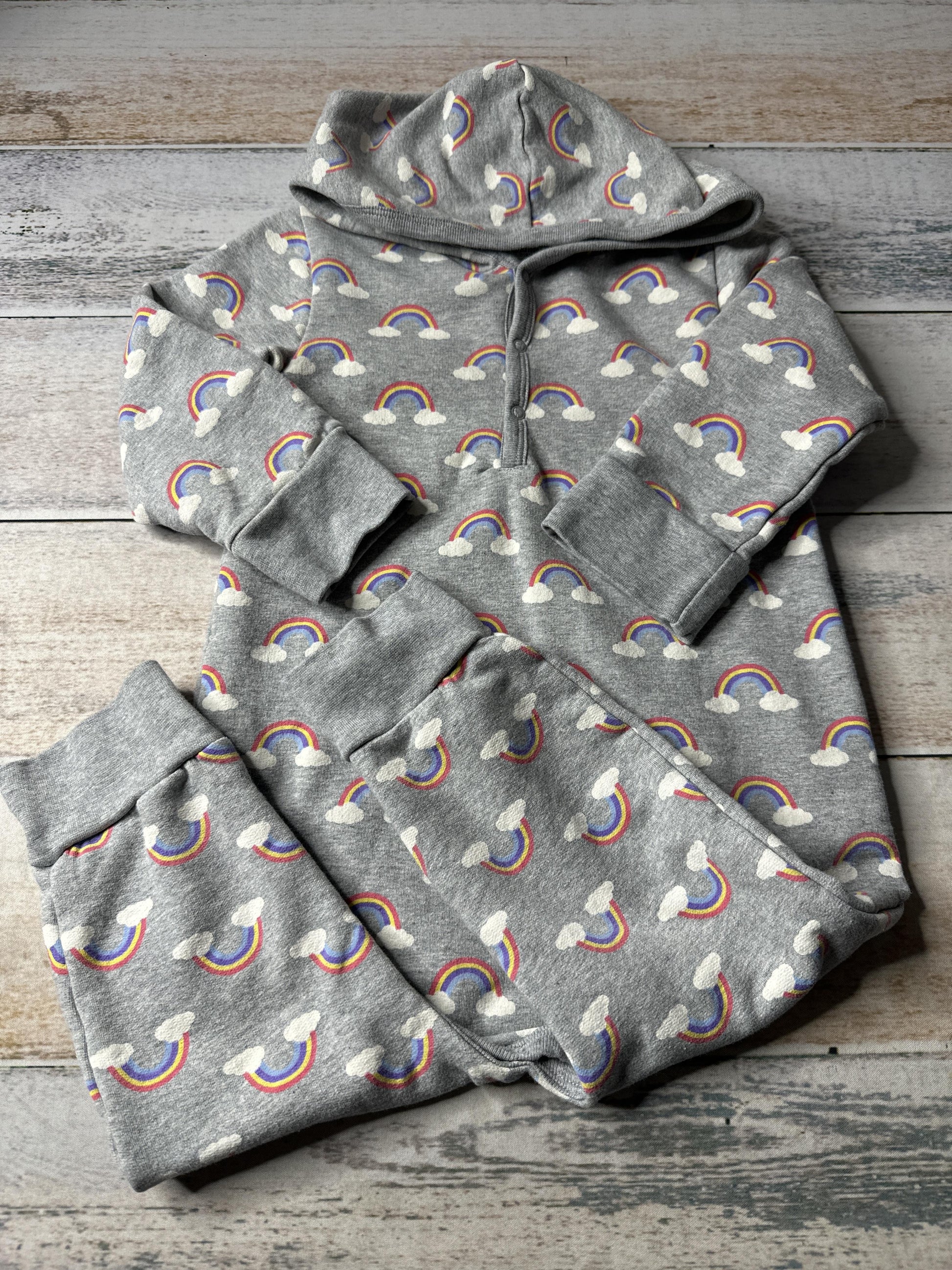 Monica + Andy Unisex Grey | Rainbow Long Sleeve Outfit Size: 18-24 months Grey | Rainbow