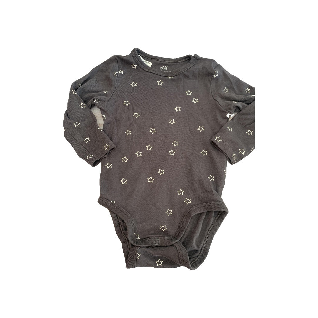 H&M Unisex Grey | Stars Onesie Size: 9 months Grey | Stars