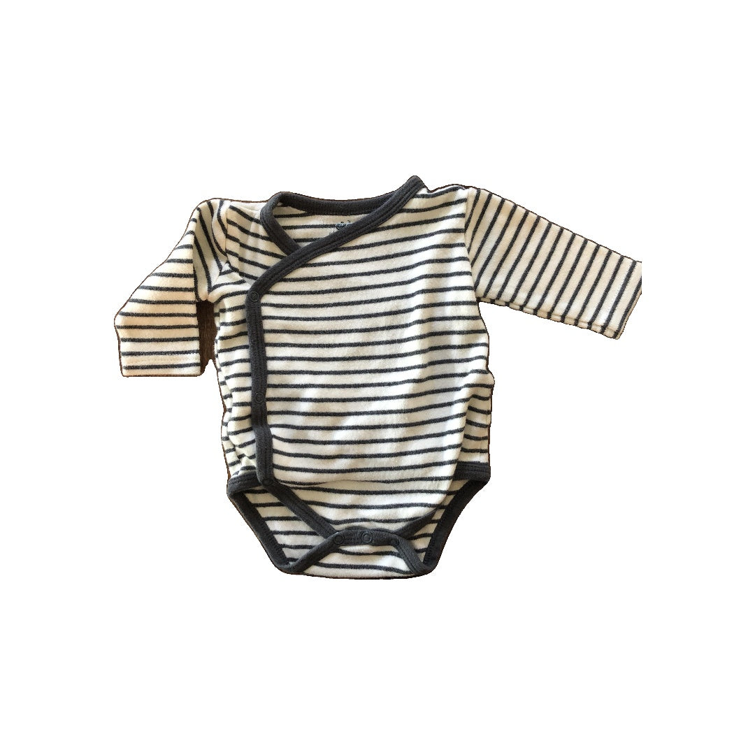 asher and olivia Unisex Grey | Striped | White Long Sleeve Outfit Size: 6 months Grey | Striped | White