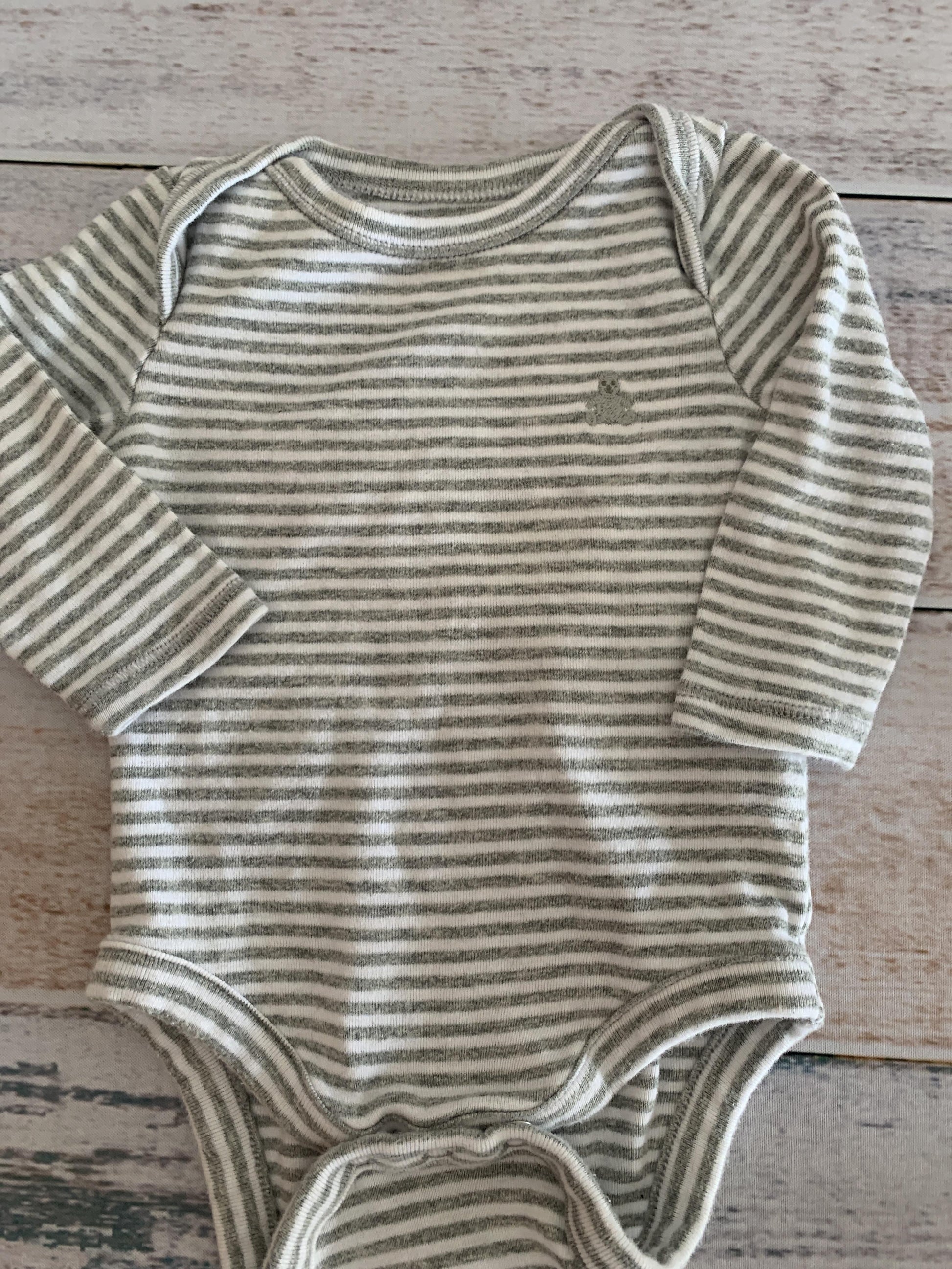 Gap Boys grey stripes | White Onesie Size: 0-3 months grey stripes | White