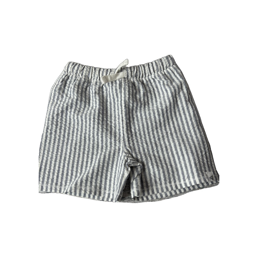 Boys grey stripes Shorts Size: 4T grey stripes