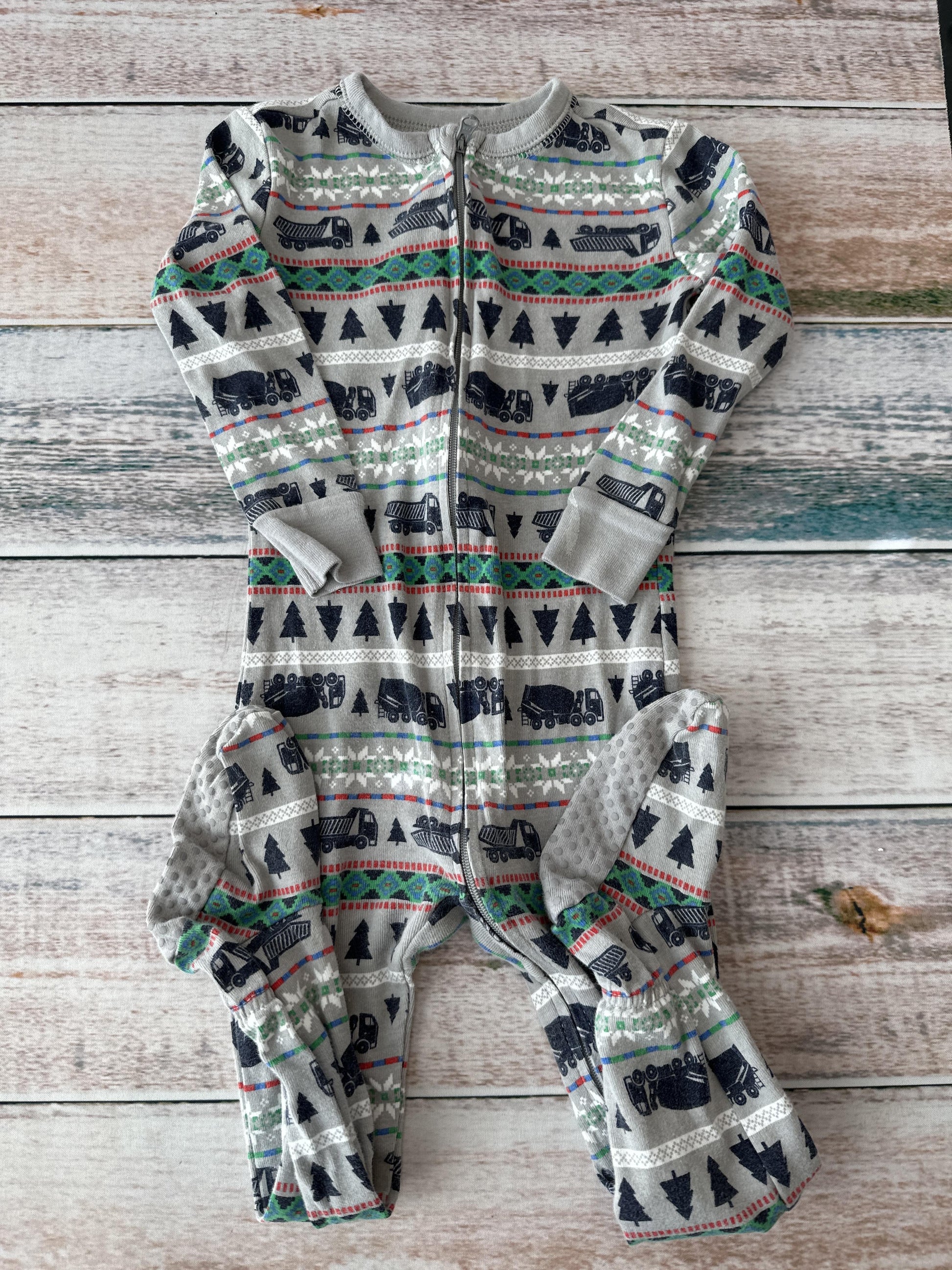 Old Navy Boys Grey | Trucks | Holiday Pajamas Size: 2T Grey | Trucks | Holiday