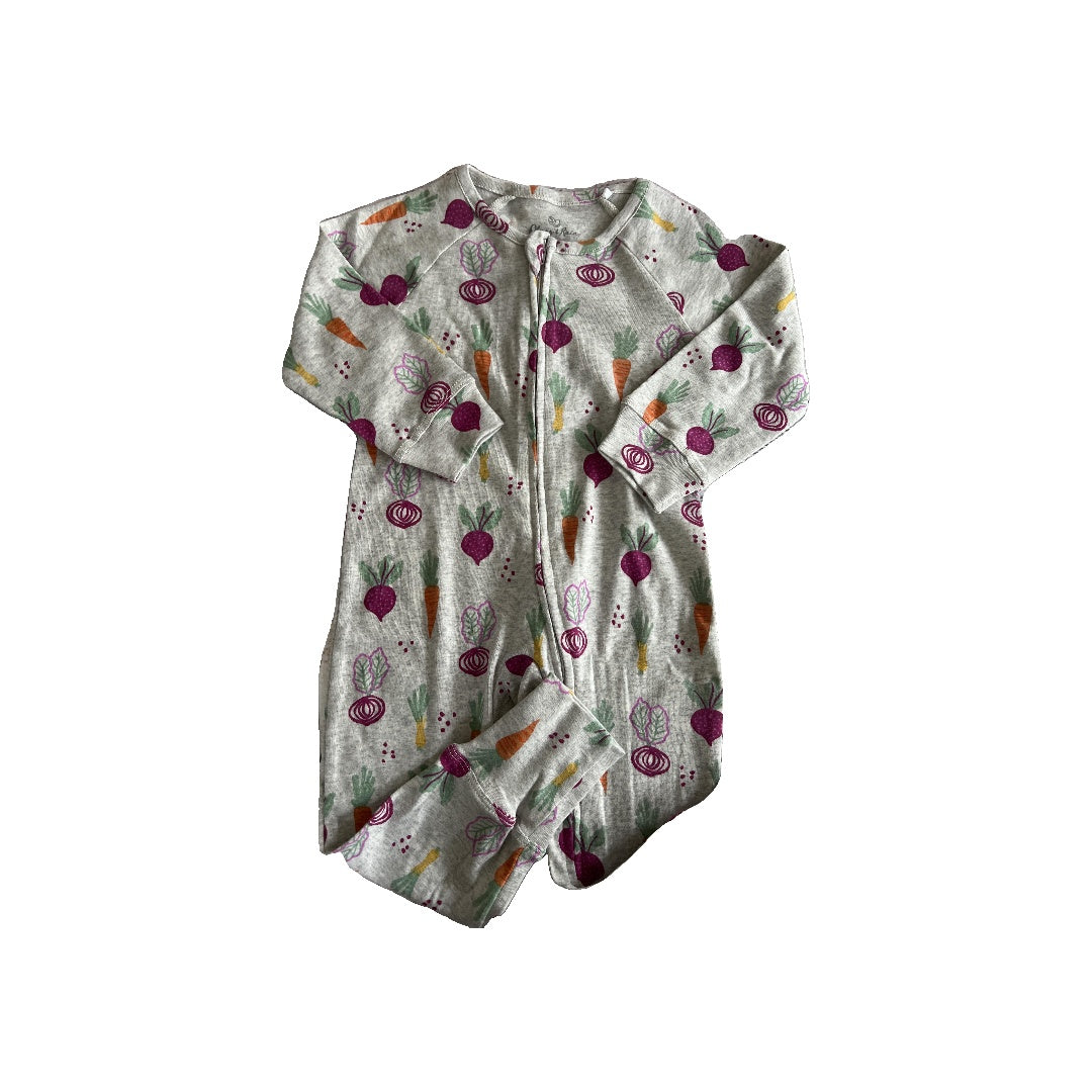 Oliver & Rain Girls Grey | Veggies Long Sleeve Outfit Size: 18 months Grey | Veggies