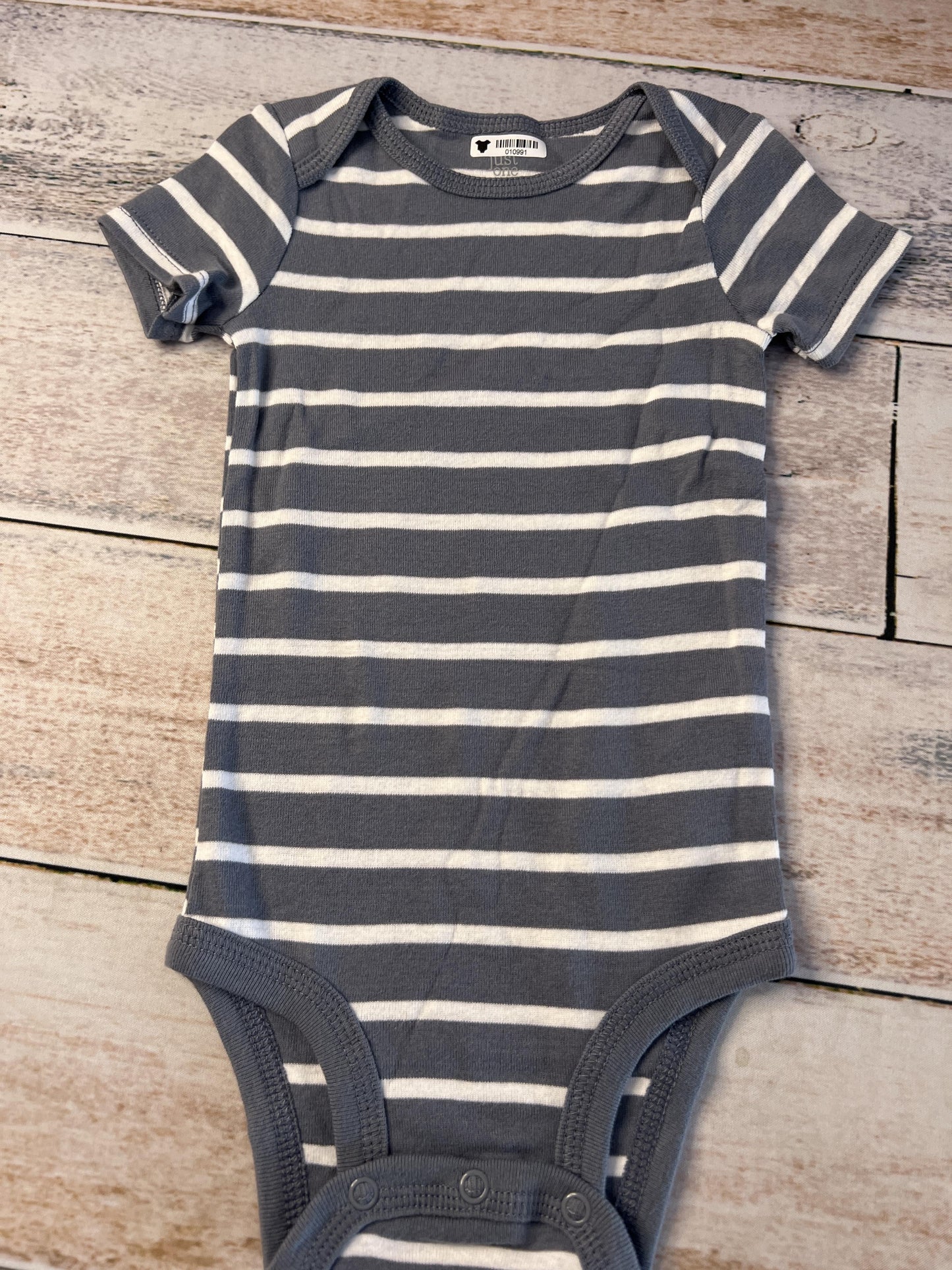 Just Born Unisex Grey | whales | White | Stripe Onesie Size: 9 months Grey | whales | White | Stripe
