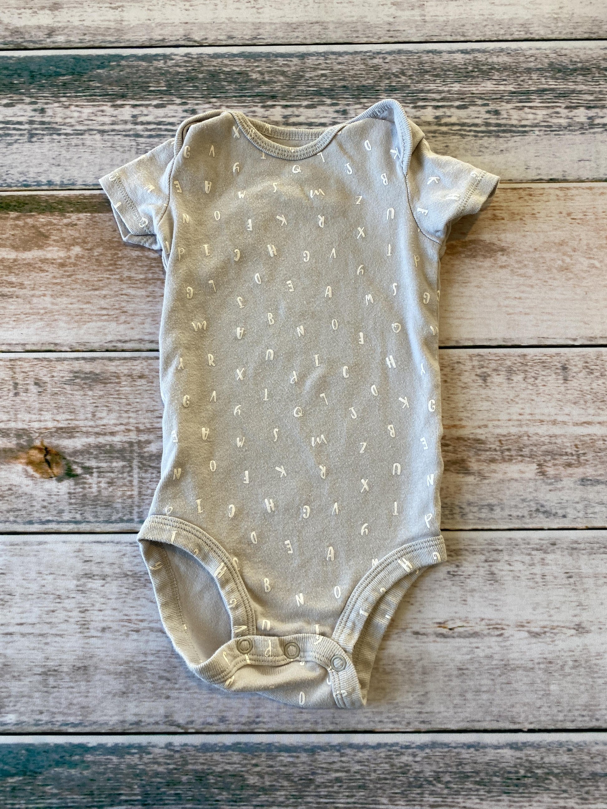 Carters Unisex Grey | White | Graphic Onesie Size: 9 months Grey | White | Graphic
