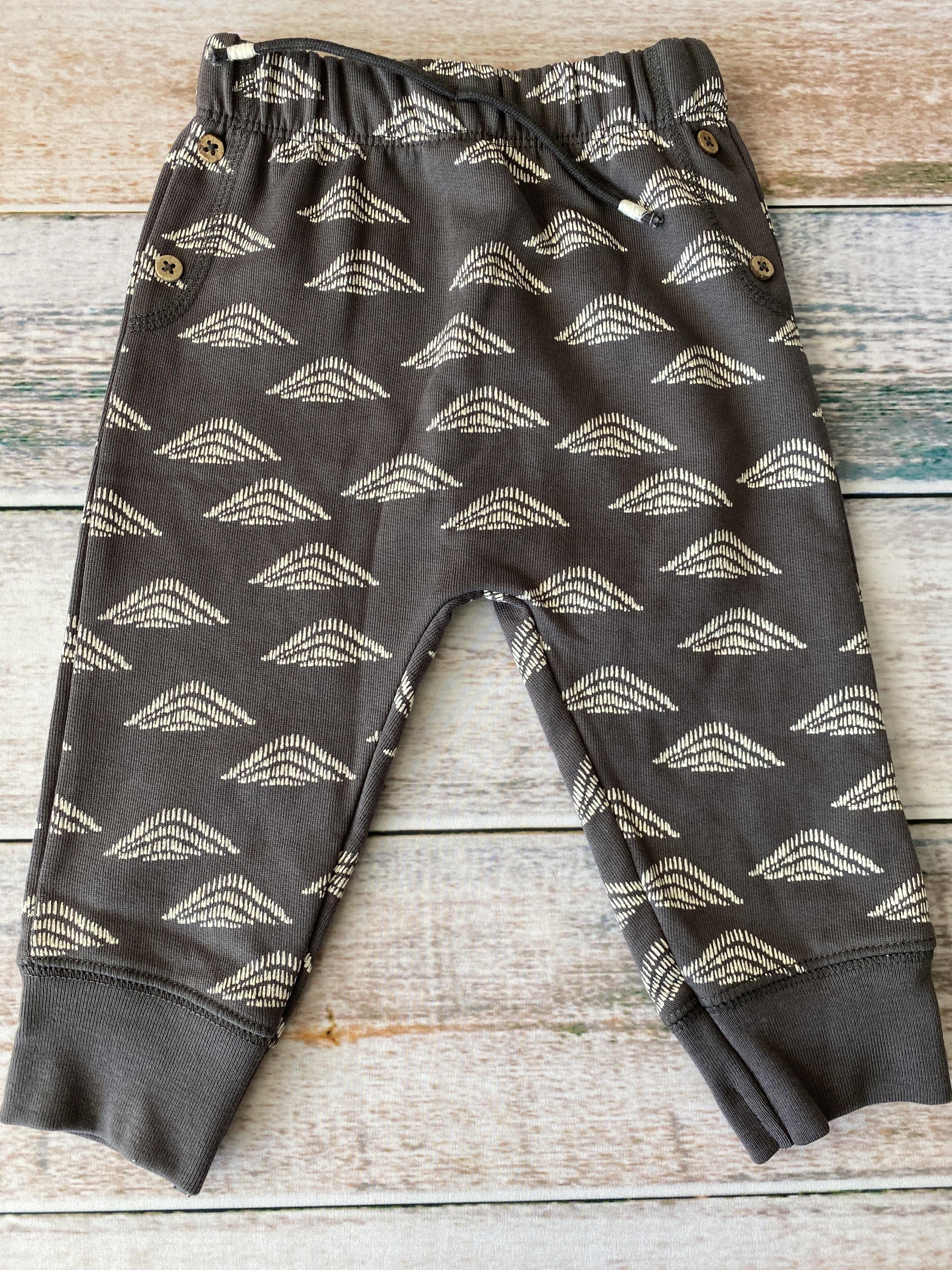 Oliver & Rain Unisex Grey | White | Pattern Pants Size: 12M Grey | White | Pattern