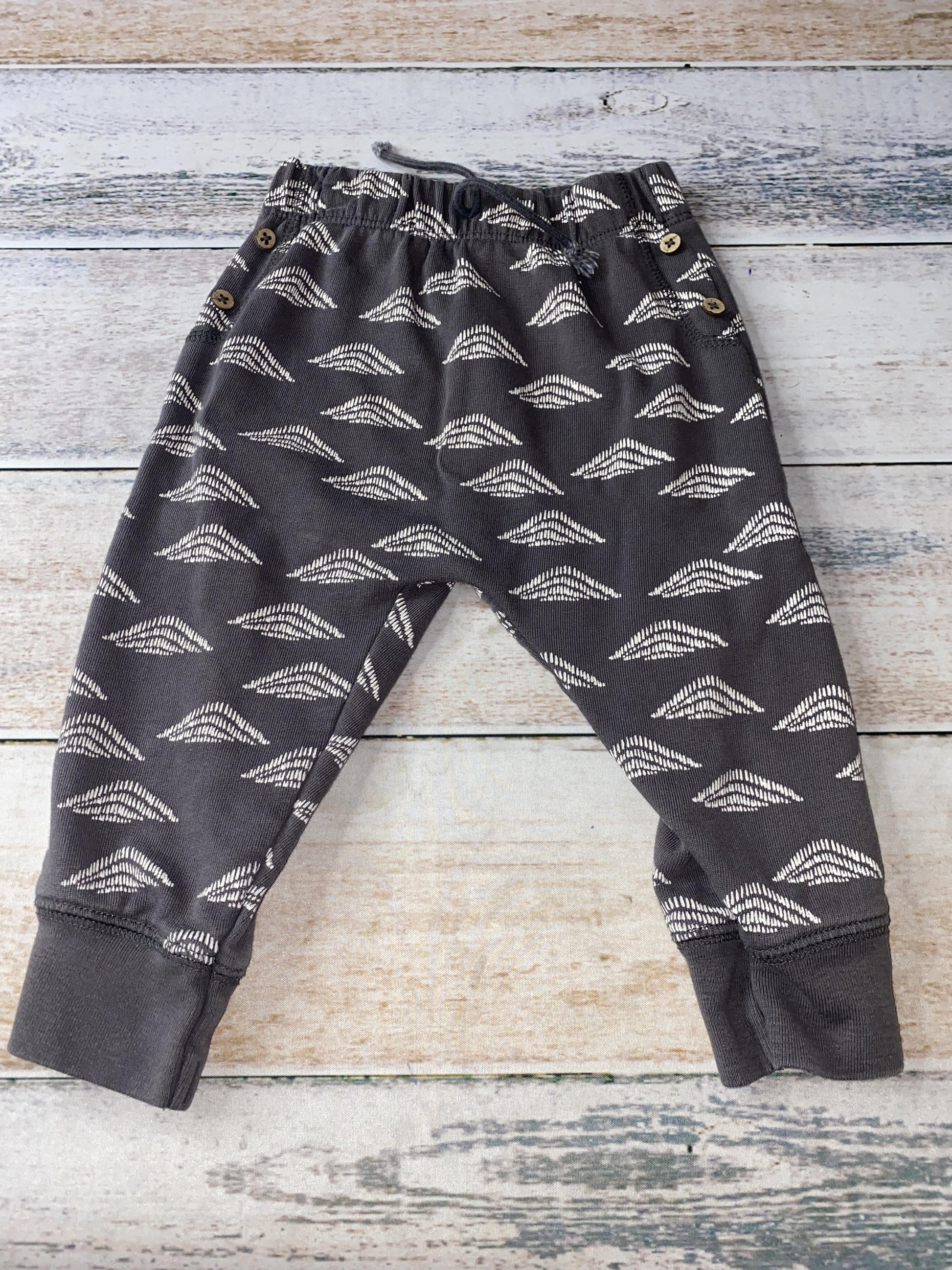 Oliver & Rain Boys Grey | White | Pattern Pants Size: 18 months Grey | White | Pattern