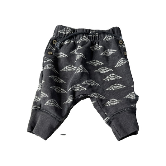 Oliver & Rain Unisex Grey | White | Pattern Pants Size: 3 months Grey | White | Pattern