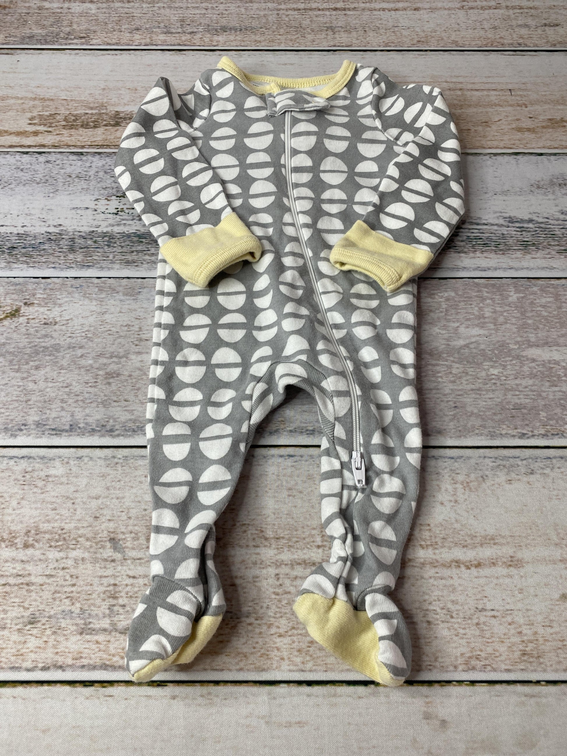 Cloud Island Boys Grey | White | Pattern Pajamas Size: Newborn Grey | White | Pattern