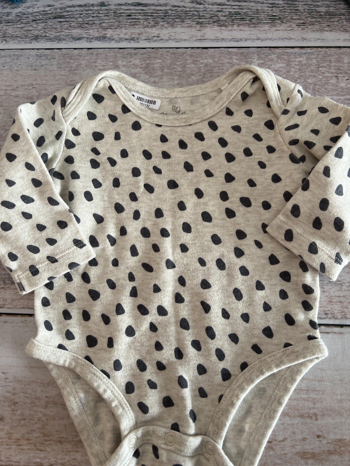 Oliver & Rain Unisex Grey | White | polka dot Onesie Size: 6 months Grey | White | polka dot