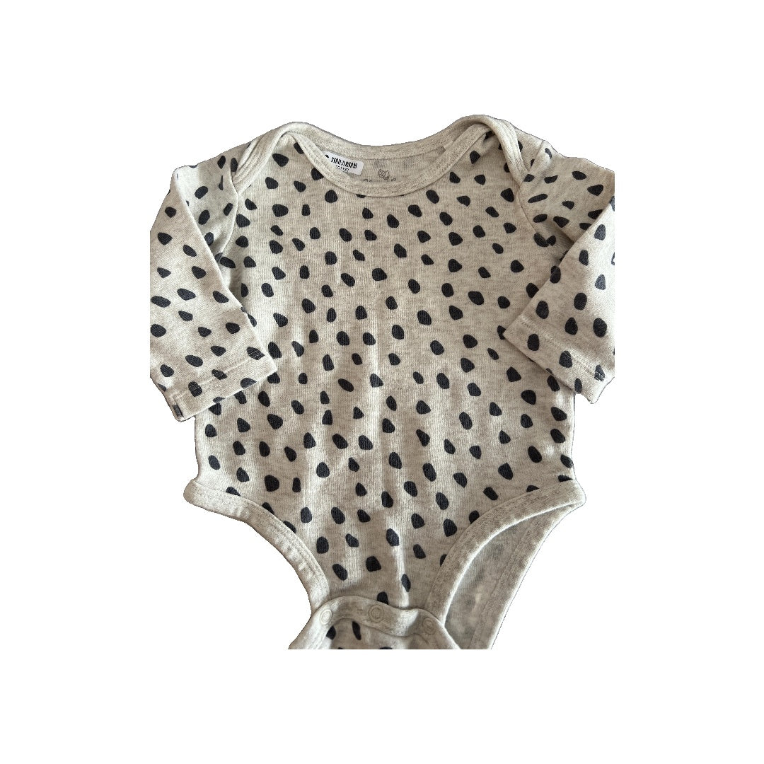 Oliver & Rain Unisex Grey | White | polka dot Onesie Size: 6 months Grey | White | polka dot