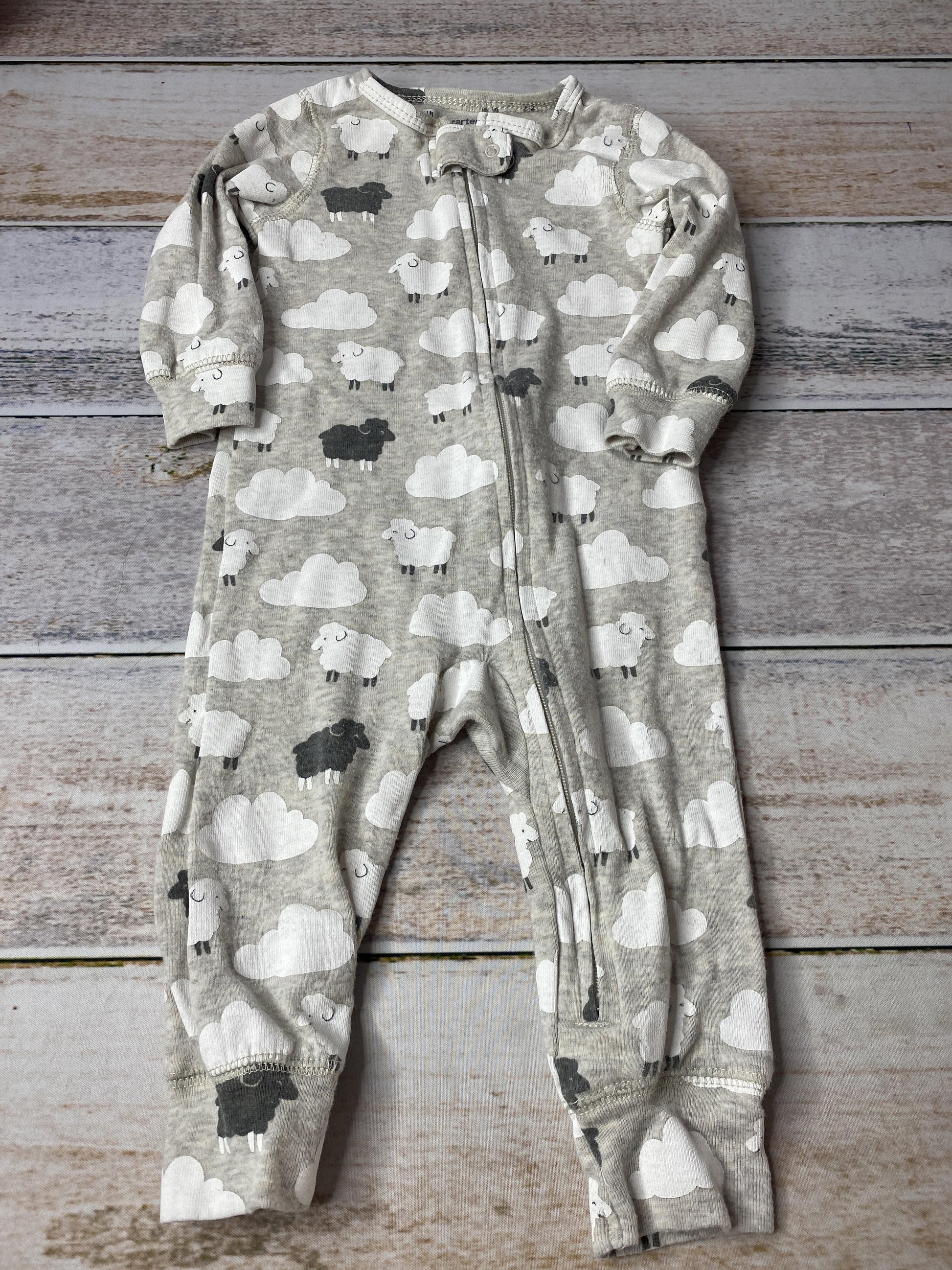 Carters Unisex Grey | White | sheep Pajamas Size: 6 months Grey | White | sheep