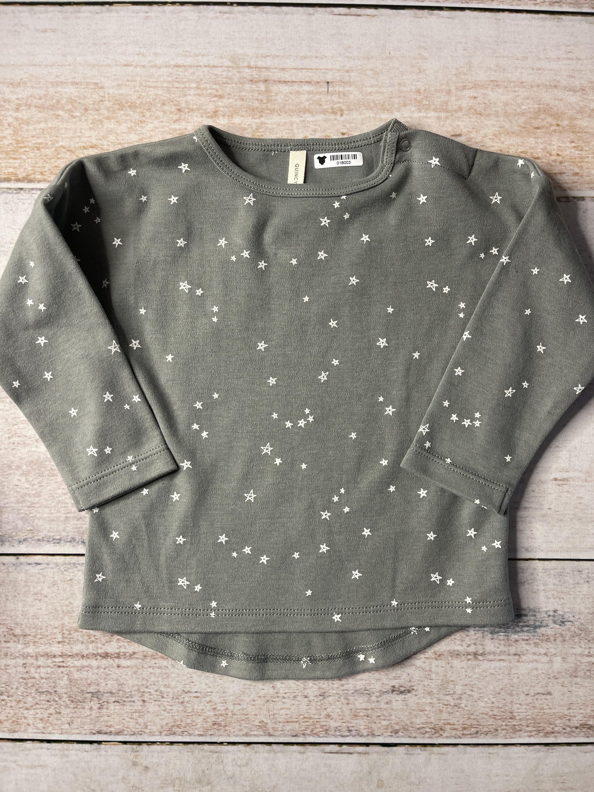 Quincy Mae Unisex Grey | White | Stars Long Sleeve T-Shirt Size: 12-18 months Grey | White | Stars