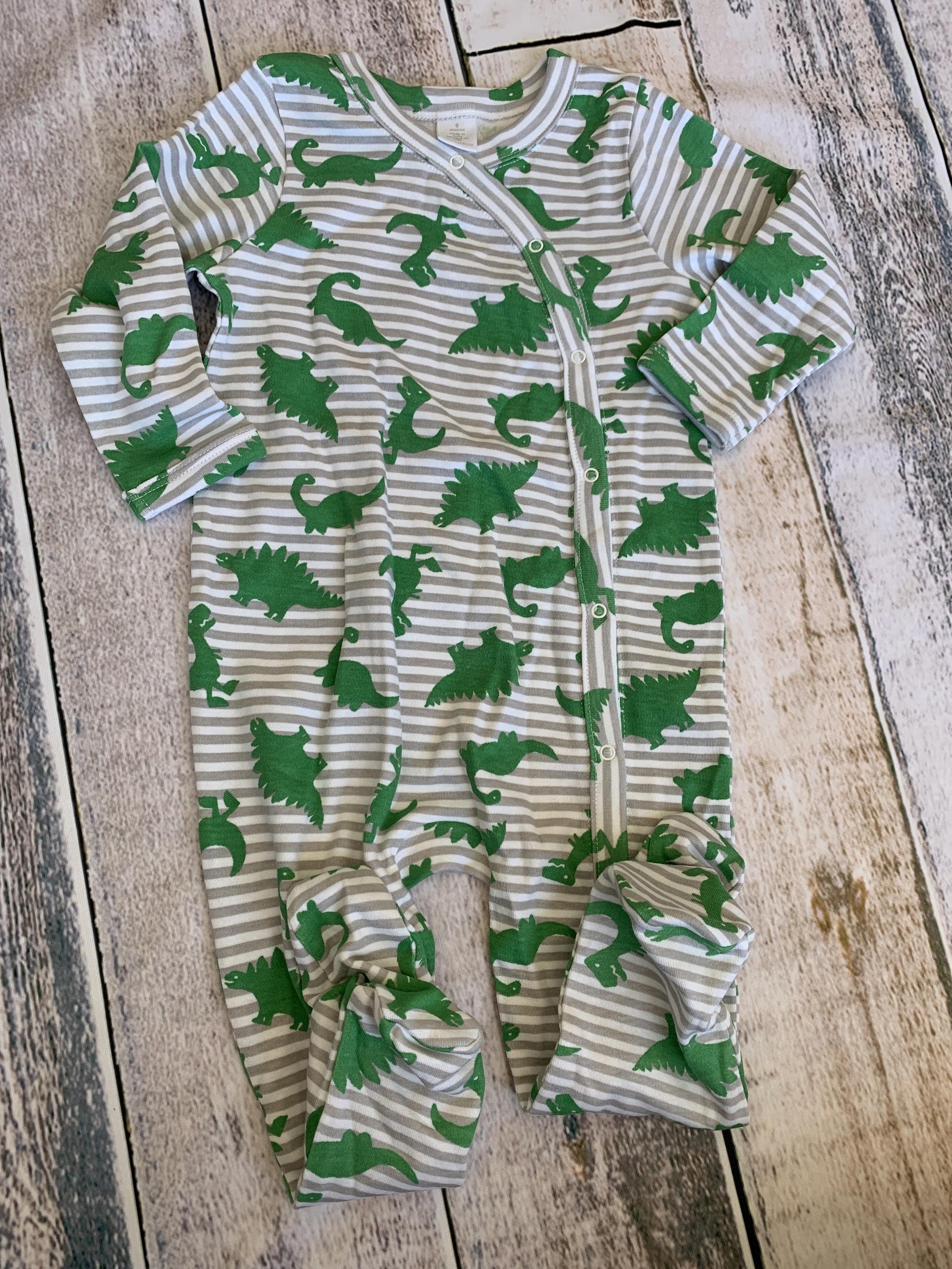 Nordstrom Boys Grey | White | Stripe | Dinosaur Pajamas Size: 9 months Grey | White | Stripe | Dinosaur