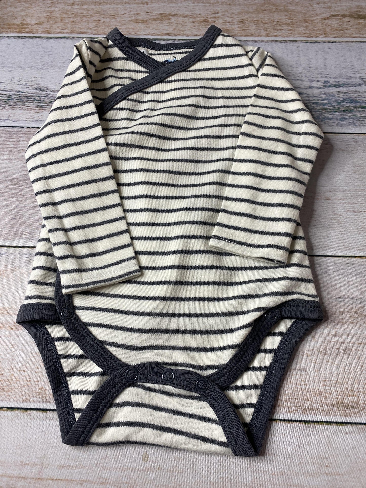 asher and olivia Unisex Grey | White | Stripe Onesie Size: 6 months Grey | White | Stripe