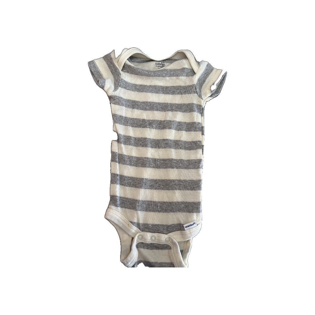 Gerber orgs Unisex Grey | White | Stripe Onesie Size: 3-6 months Grey | White | Stripe
