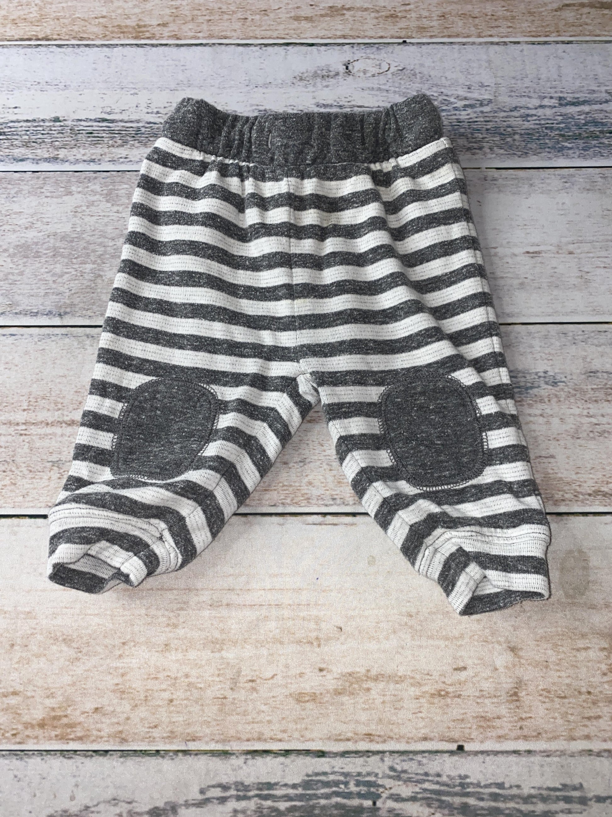 Tucker + Tate Boys Grey | White | Stripe Pants Size: 6 months Grey | White | Stripe