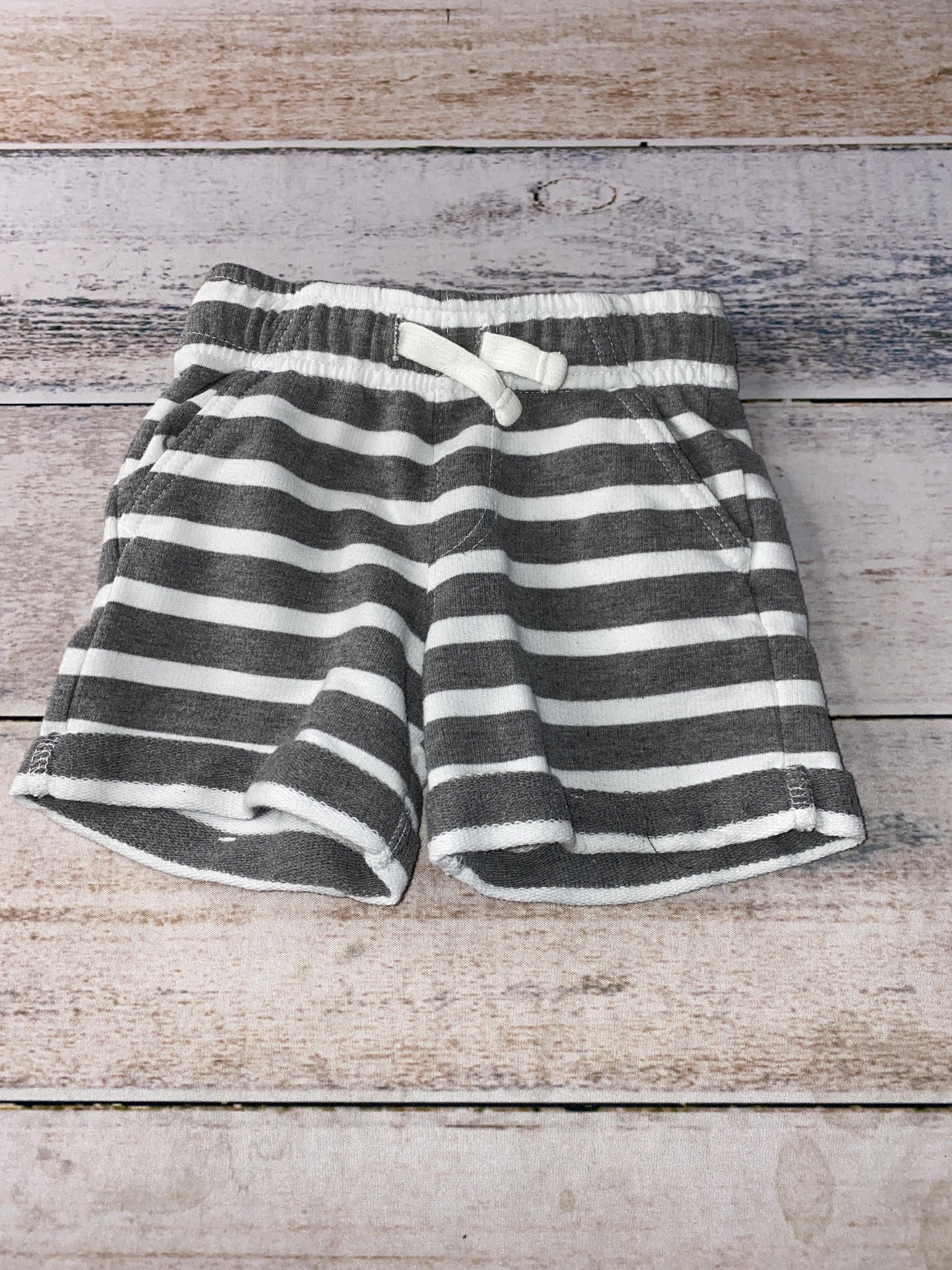 Cat & Jack Boys Grey | White | Stripe Shorts Size: 12 months Grey | White | Stripe