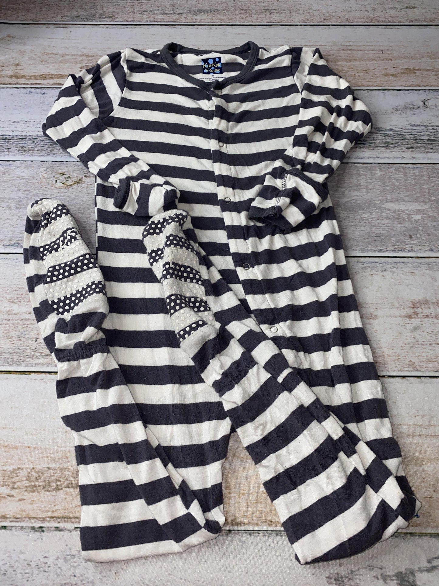 KicKee Pants Unisex Grey | White | Striped Pajamas Size: 4T Grey | White | Striped