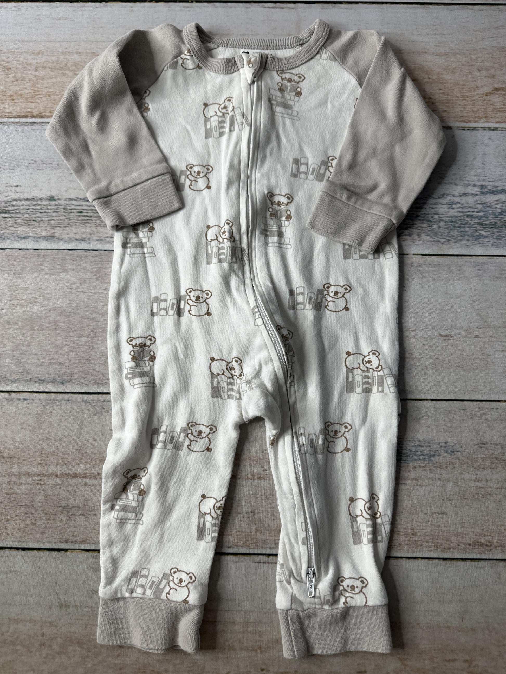 Bebenca Unisex Grey | White Pajamas Size: 6-9 months Grey | White