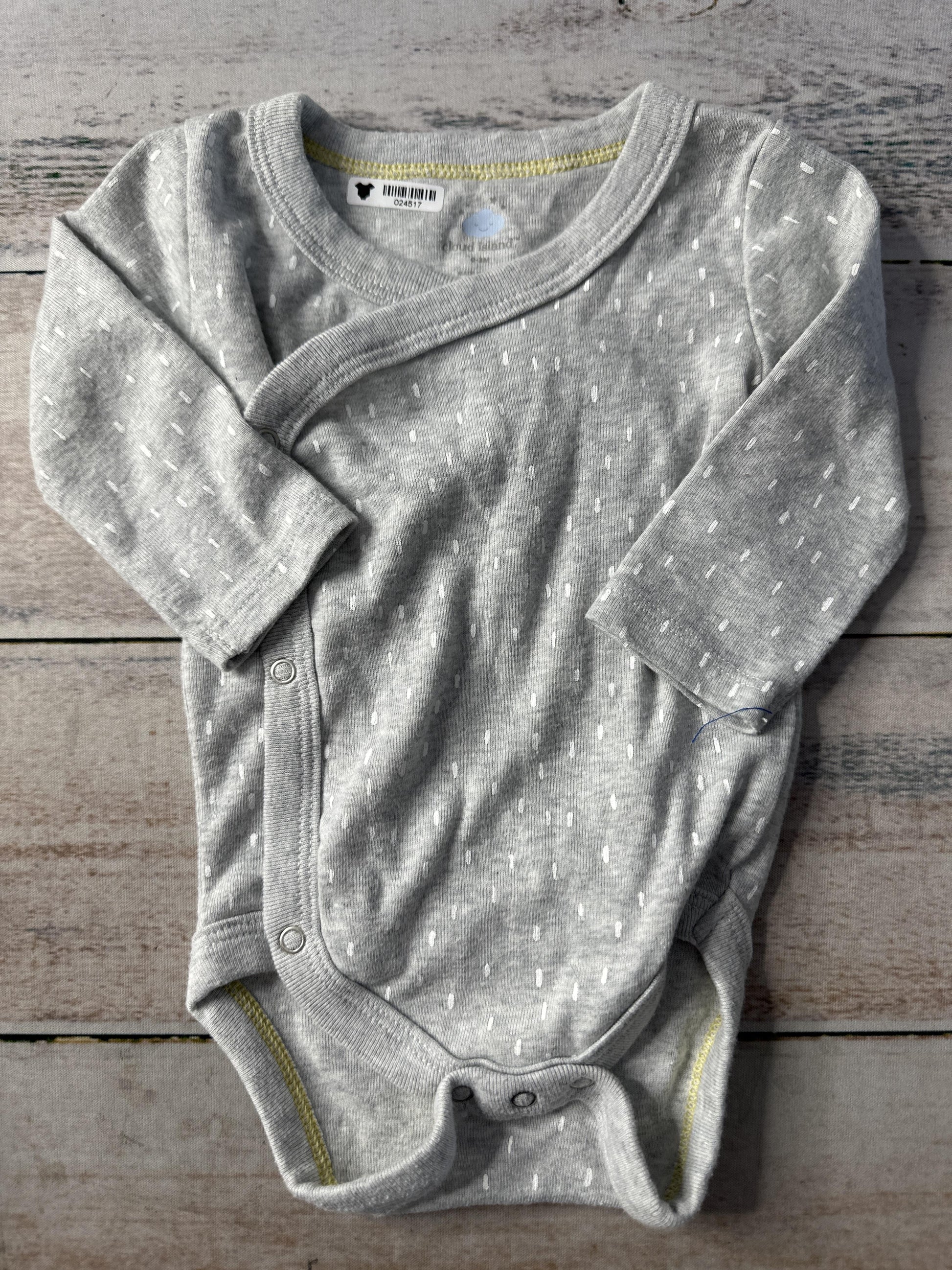 Cloud Island Unisex Grey | White Onesie Size: 0-3 months Grey | White