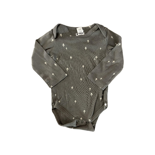 Colored Organics Boys Grey | White Onesie Size: 12-18 months Grey | White
