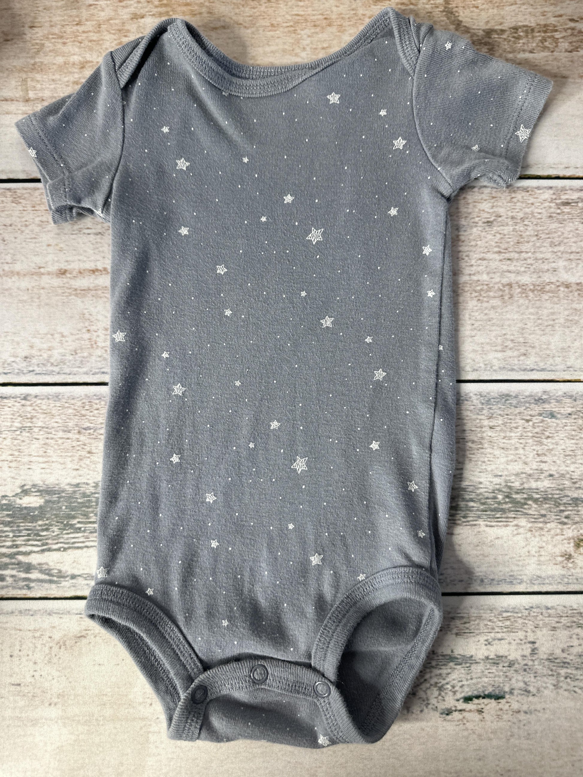 Carters Boys Grey | White Onesie Size: 12 months Grey | White